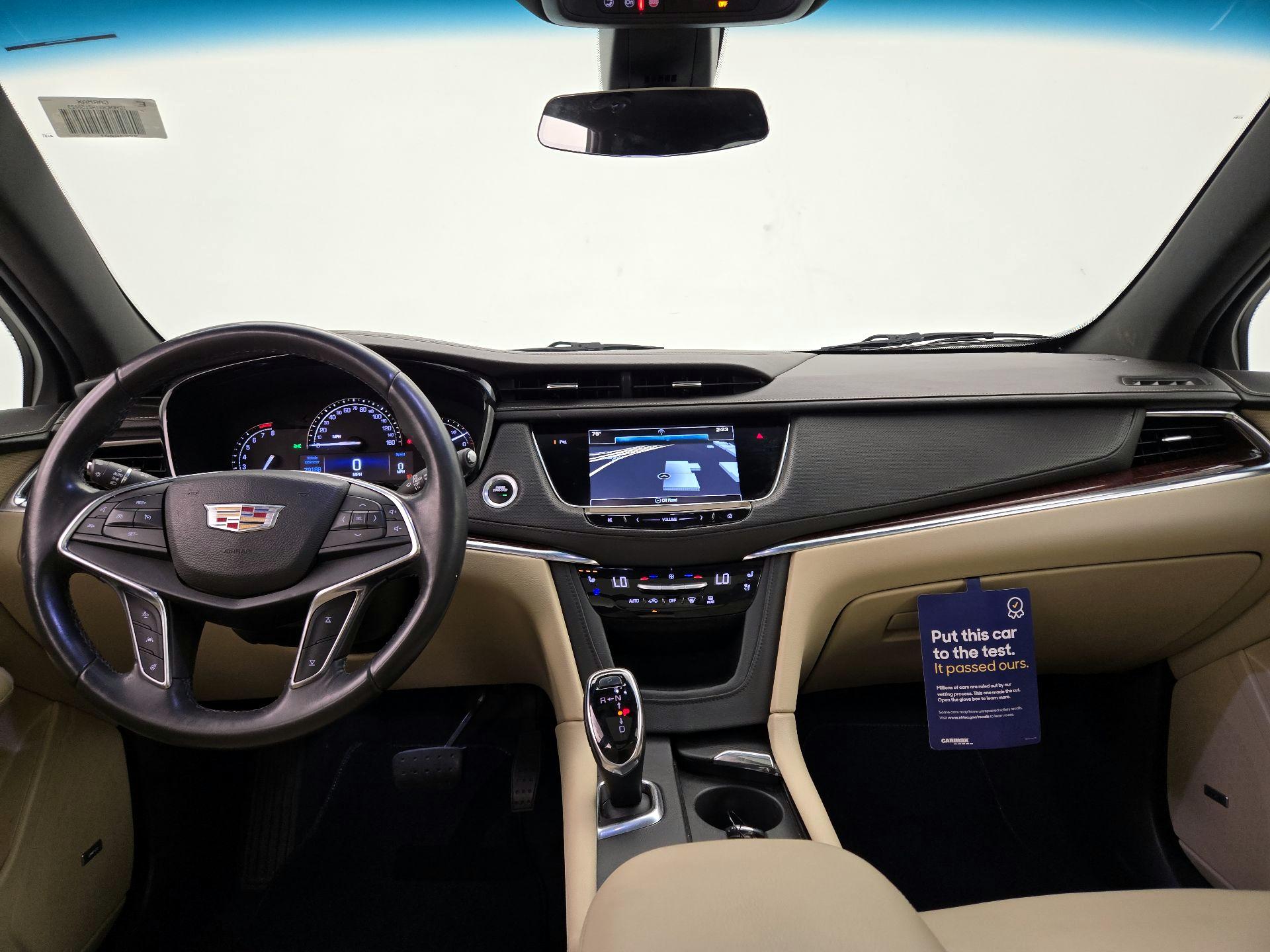 Thumbnail: 2017 Cadillac XT5 - 9