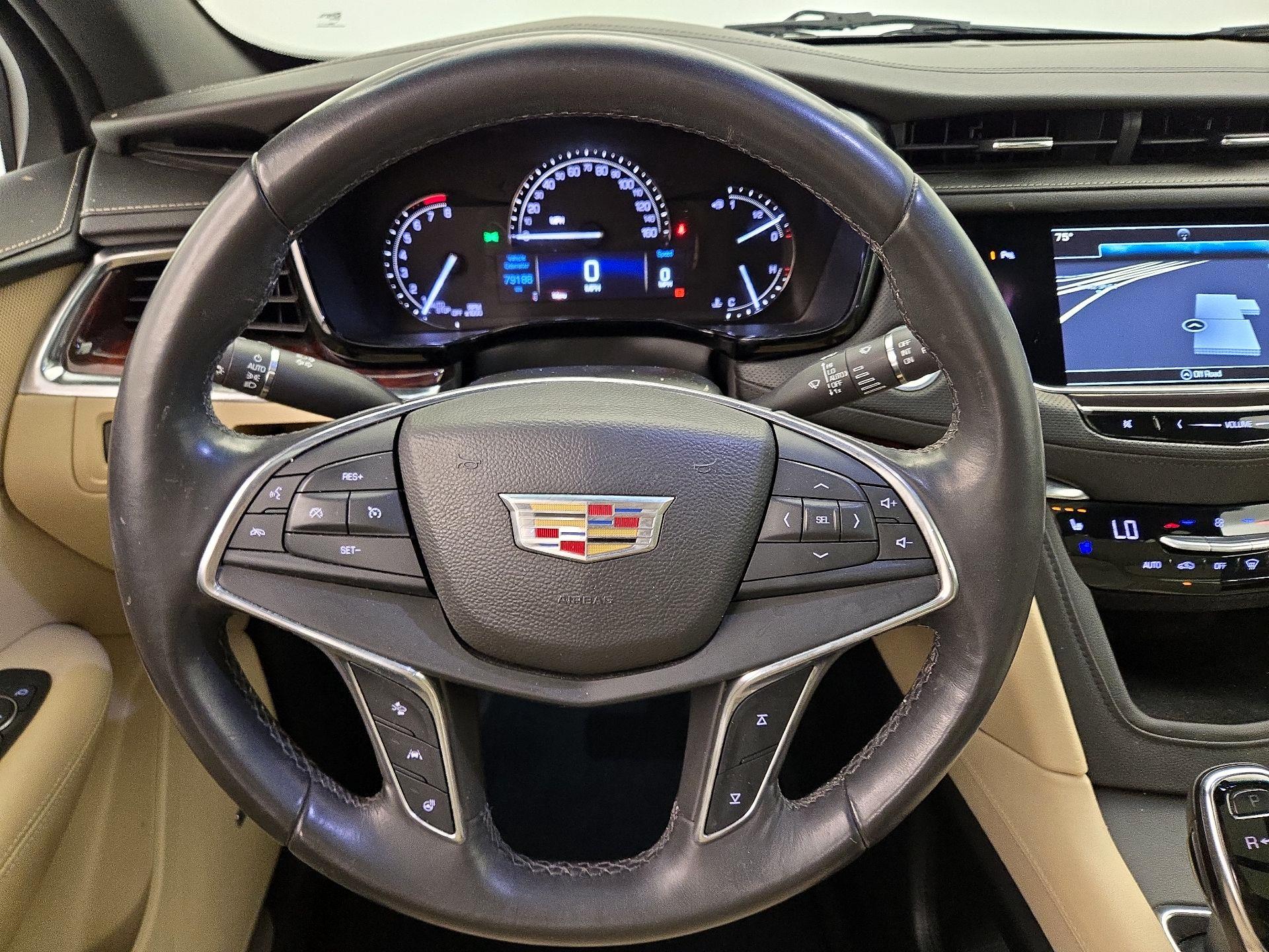 Thumbnail: 2017 Cadillac XT5 - 10