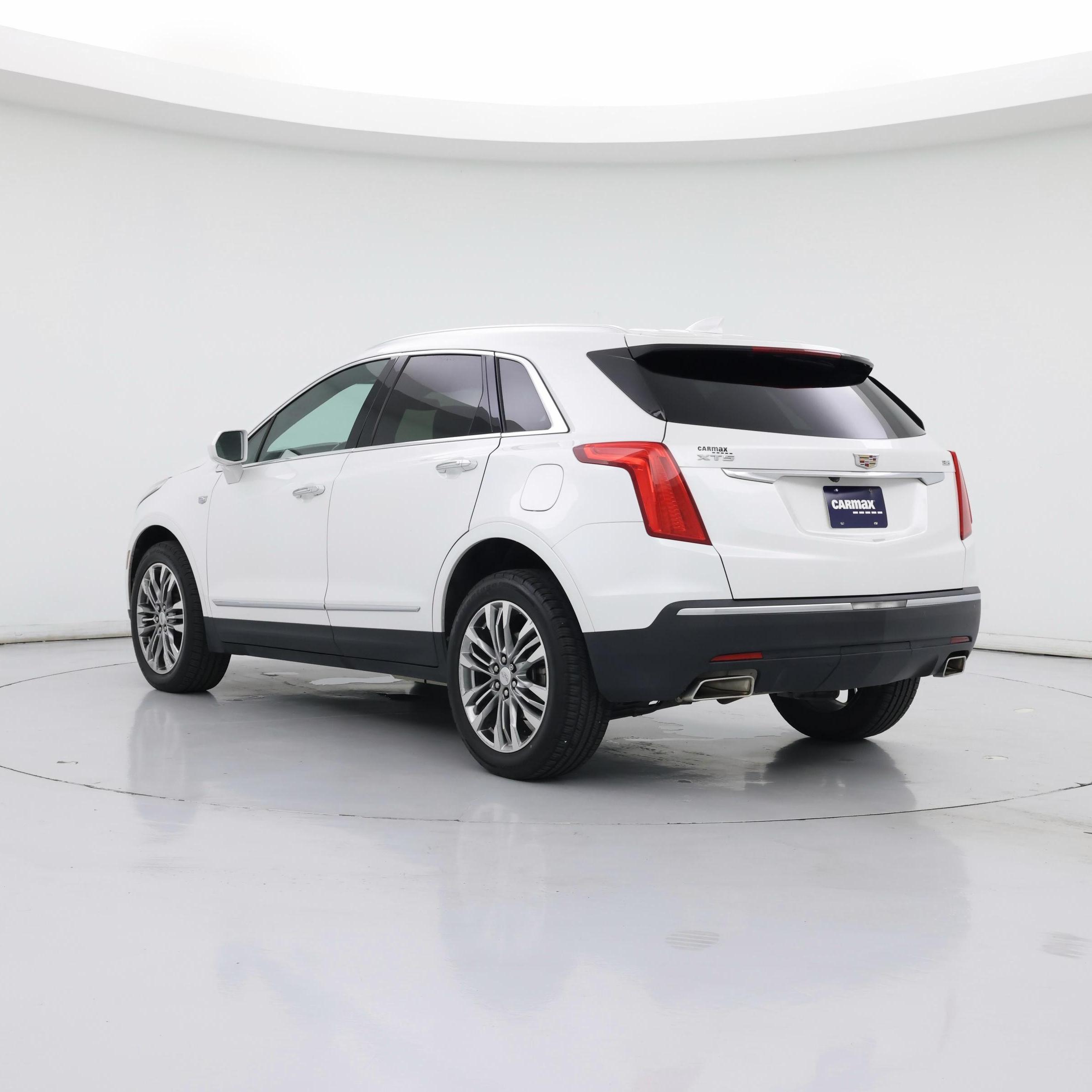 Thumbnail: 2017 Cadillac XT5 - 2