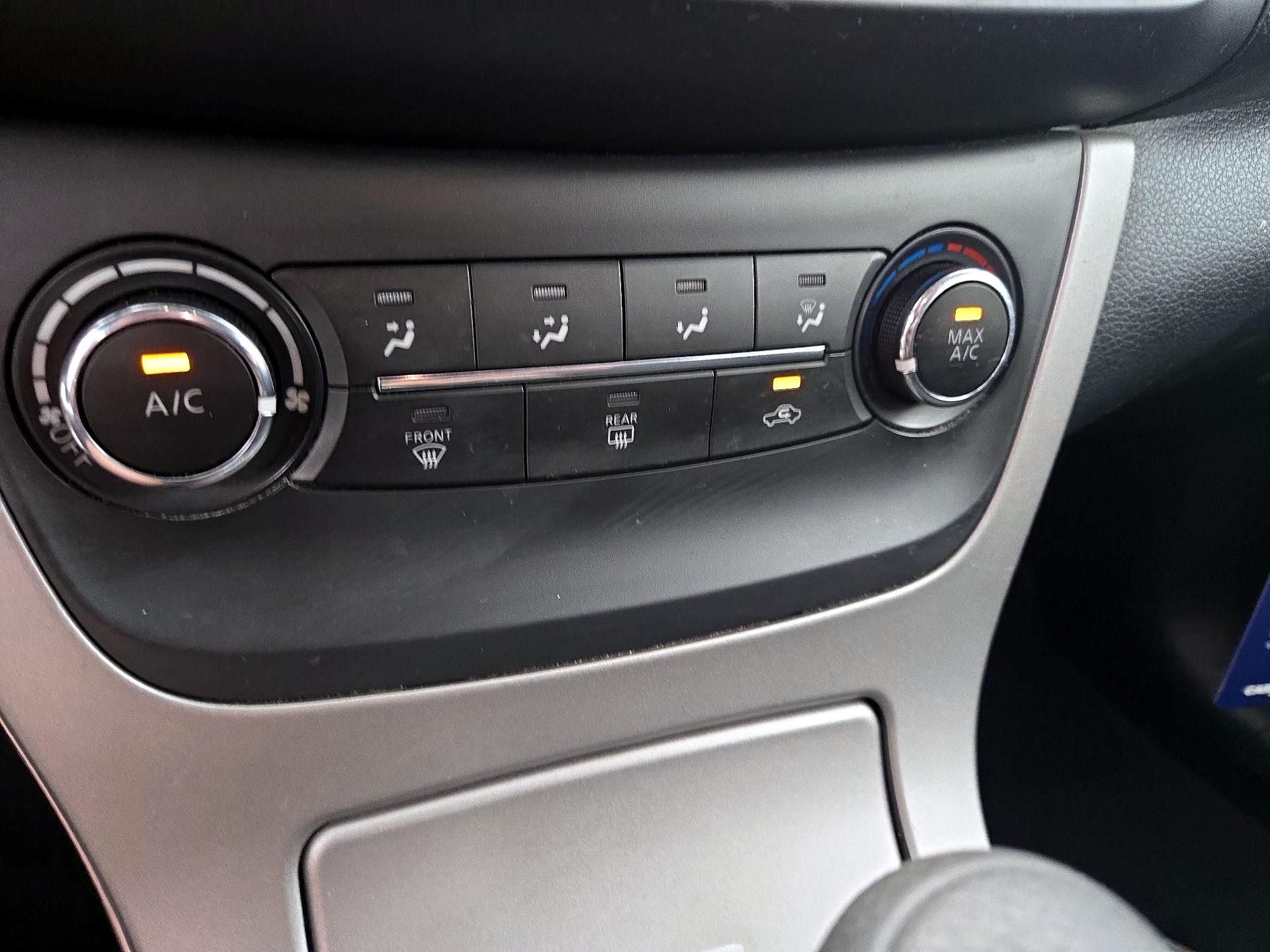 Thumbnail: 2015 Nissan Sentra - 15