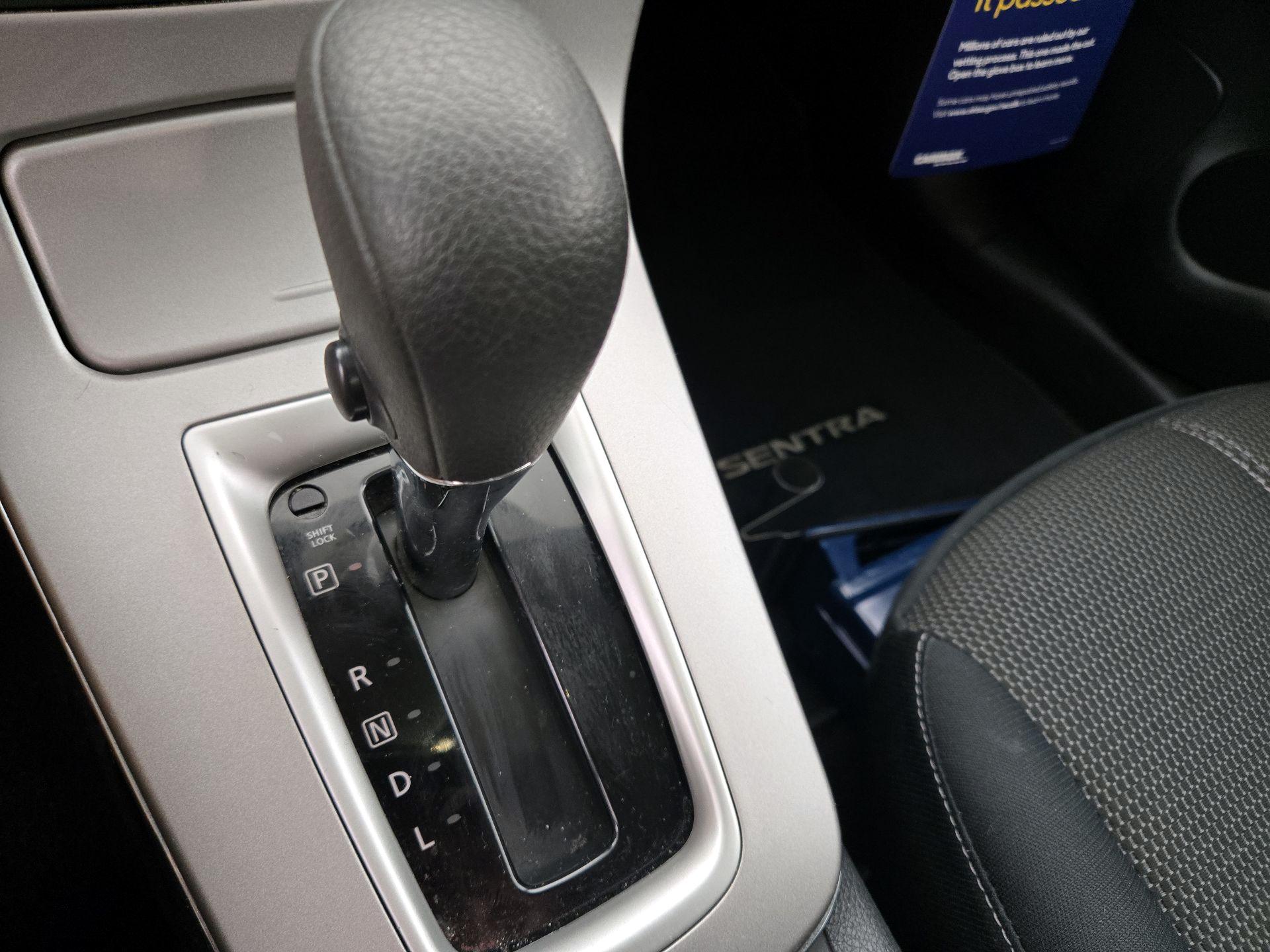 Thumbnail: 2015 Nissan Sentra - 16