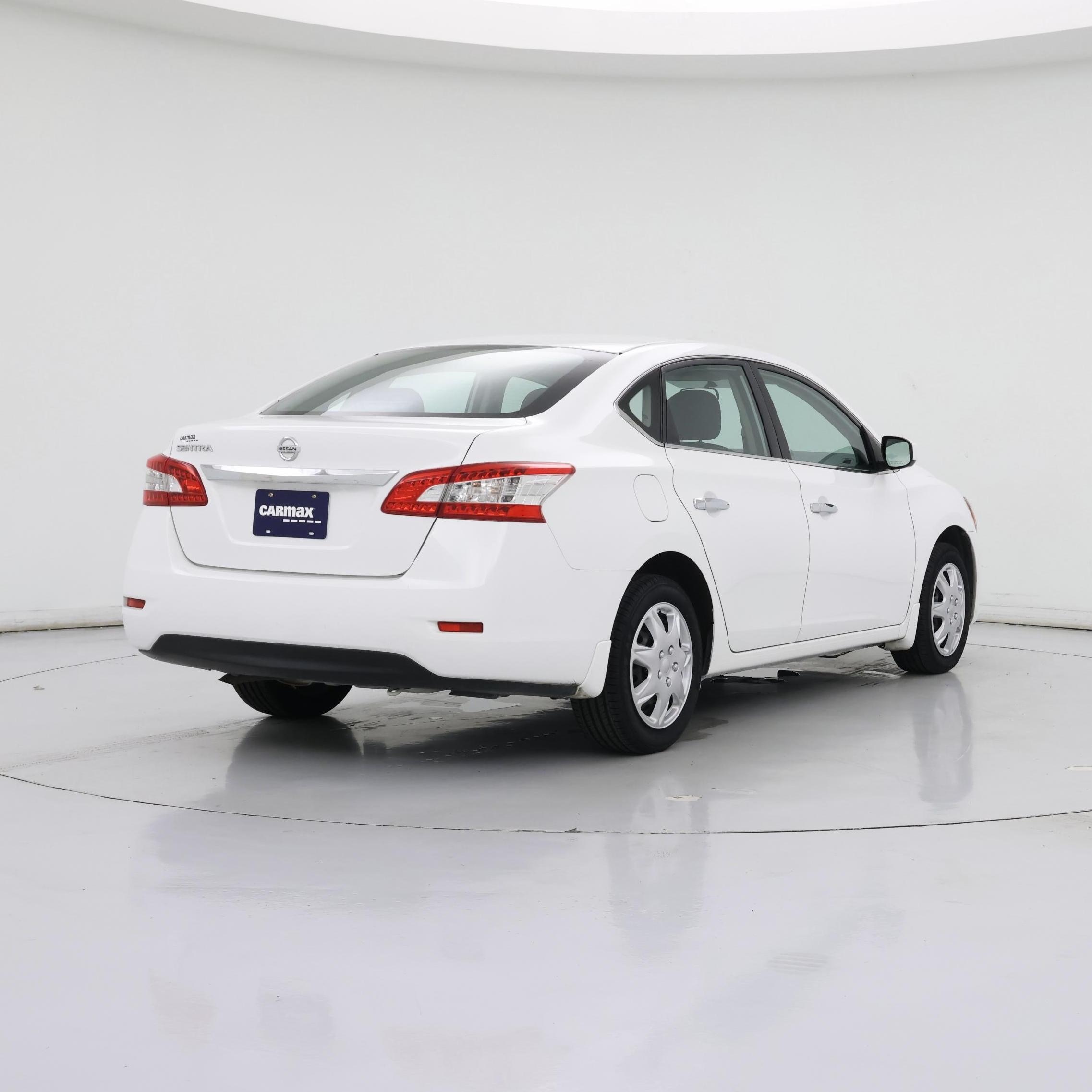 Thumbnail: 2015 Nissan Sentra - 8