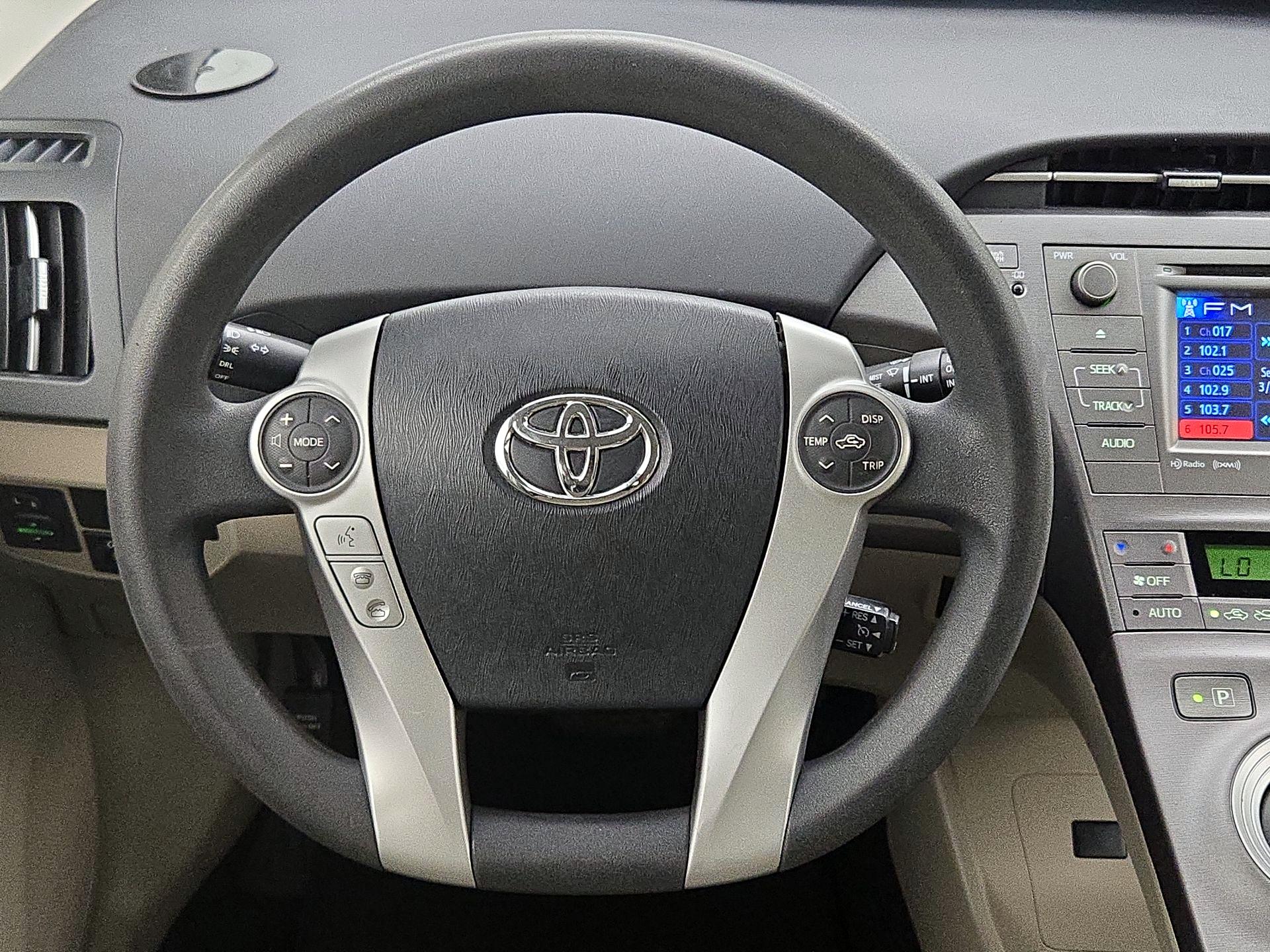 Thumbnail: 2014 Toyota Prius - 10