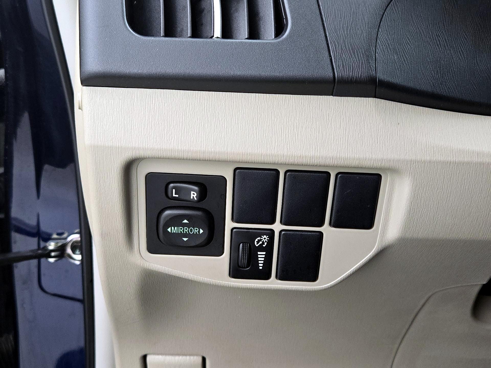 Thumbnail: 2014 Toyota Prius - 13