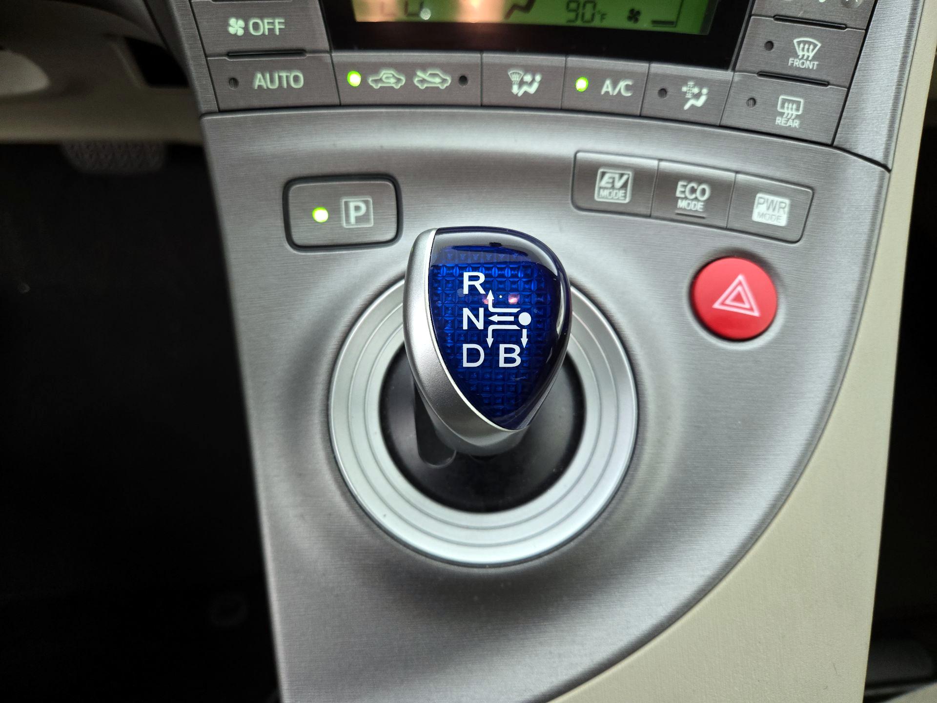 Thumbnail: 2014 Toyota Prius - 17