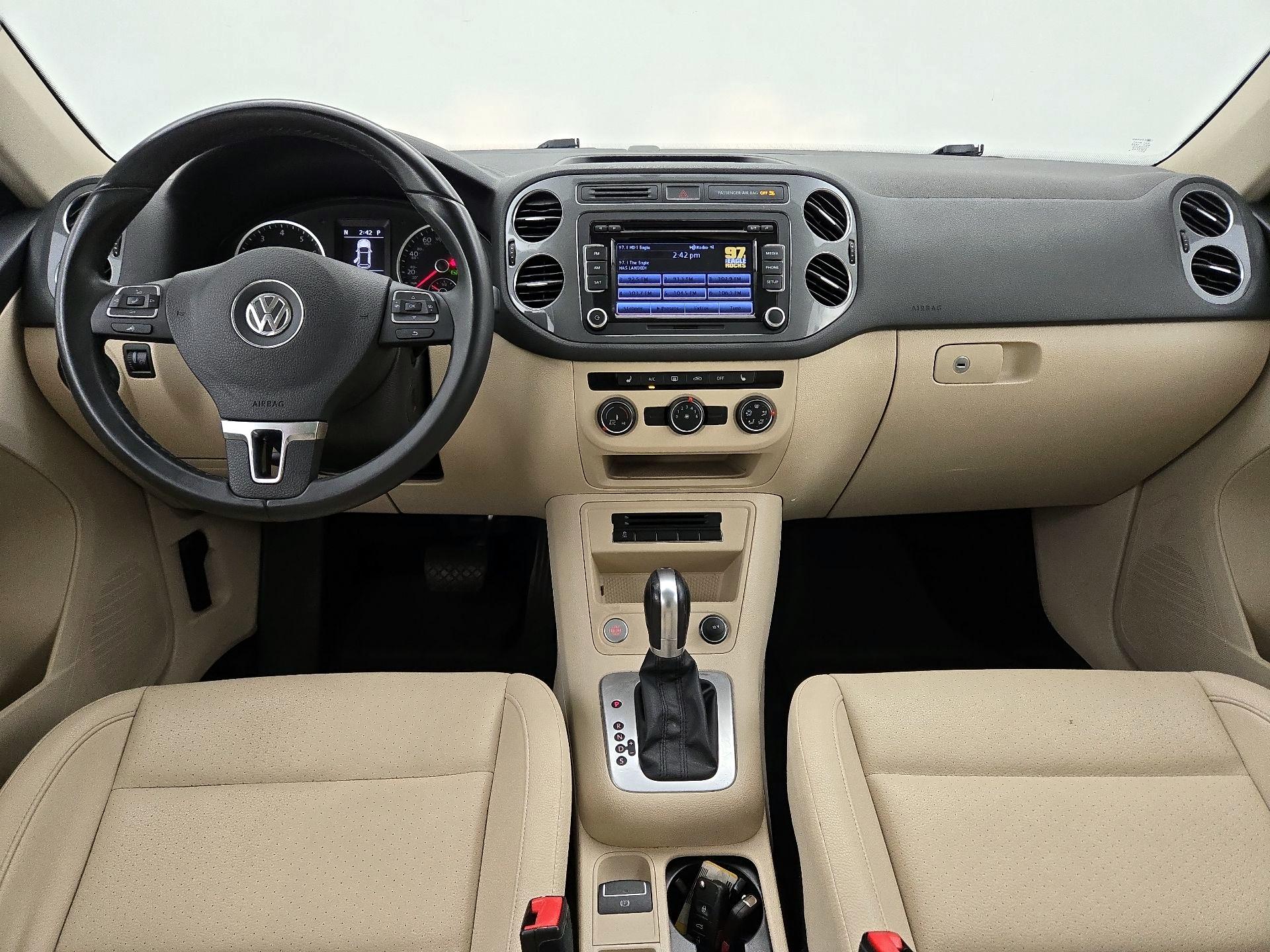 Thumbnail: 2015 Volkswagen Tiguan - 9