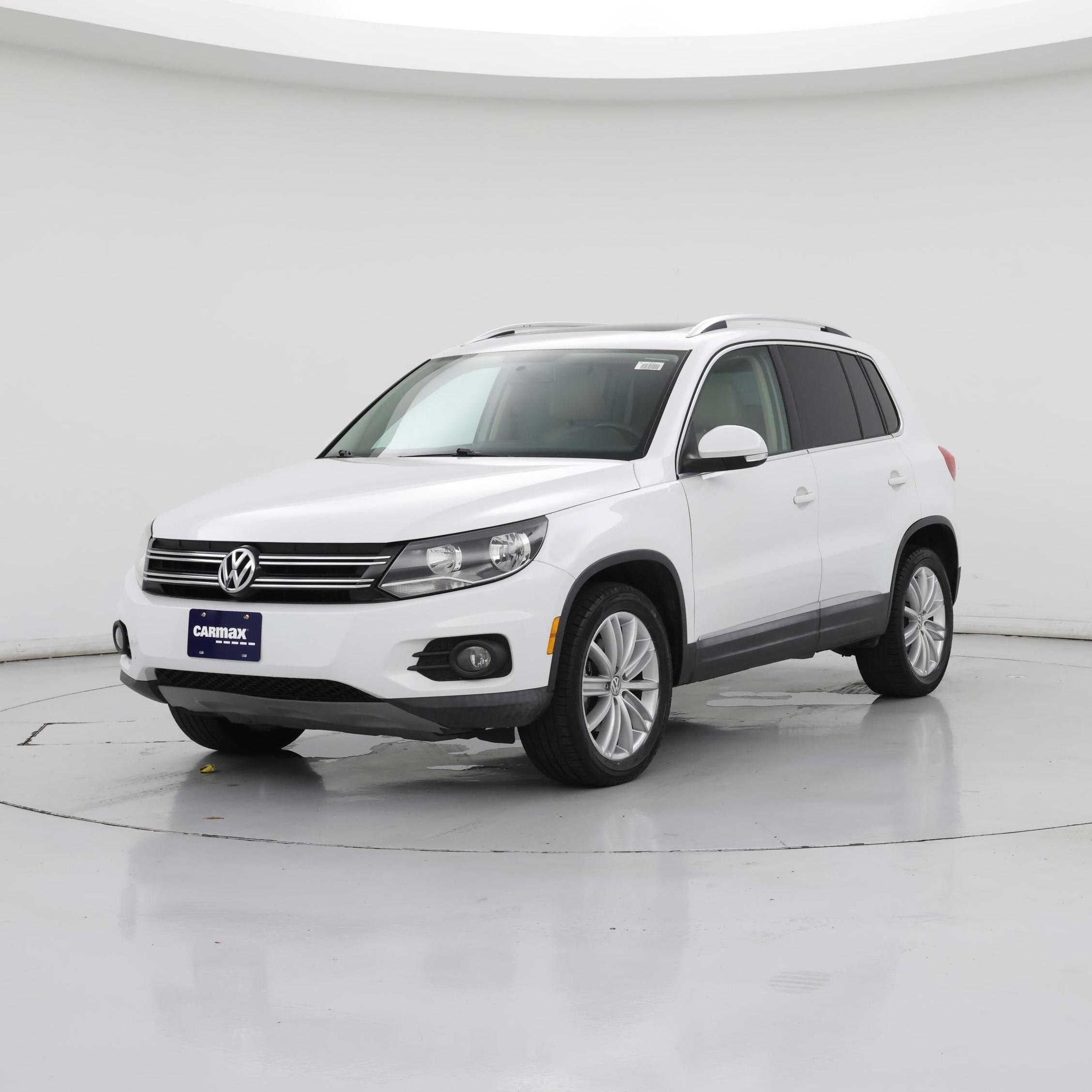 Thumbnail: 2015 Volkswagen Tiguan - 4