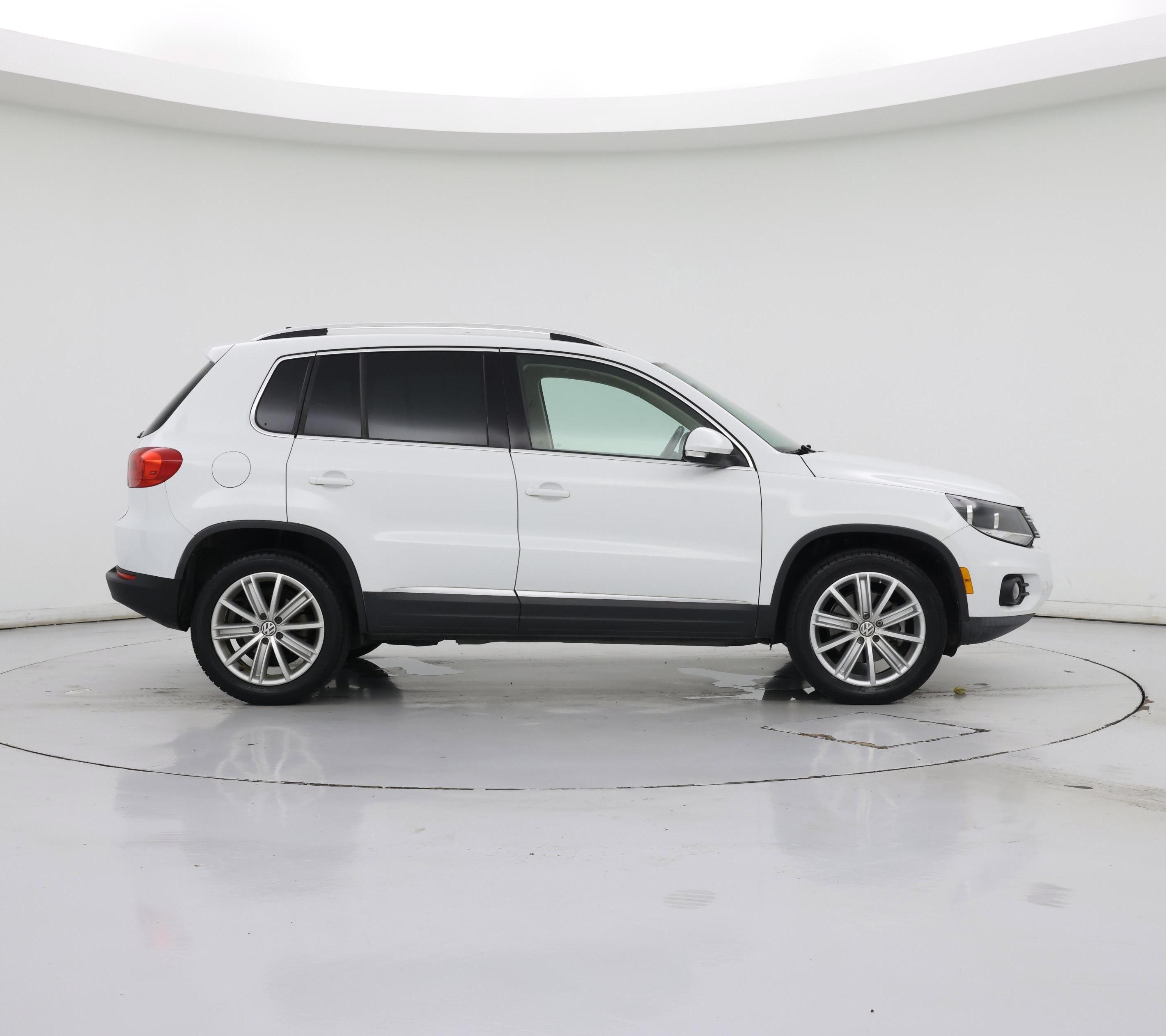 Thumbnail: 2015 Volkswagen Tiguan - 7