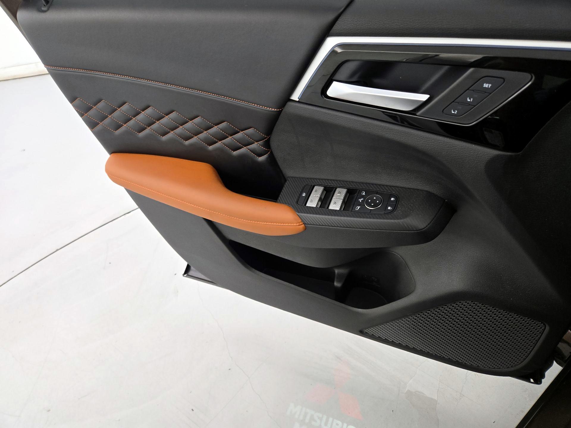 Thumbnail: 2022 Mitsubishi Outlander - 12