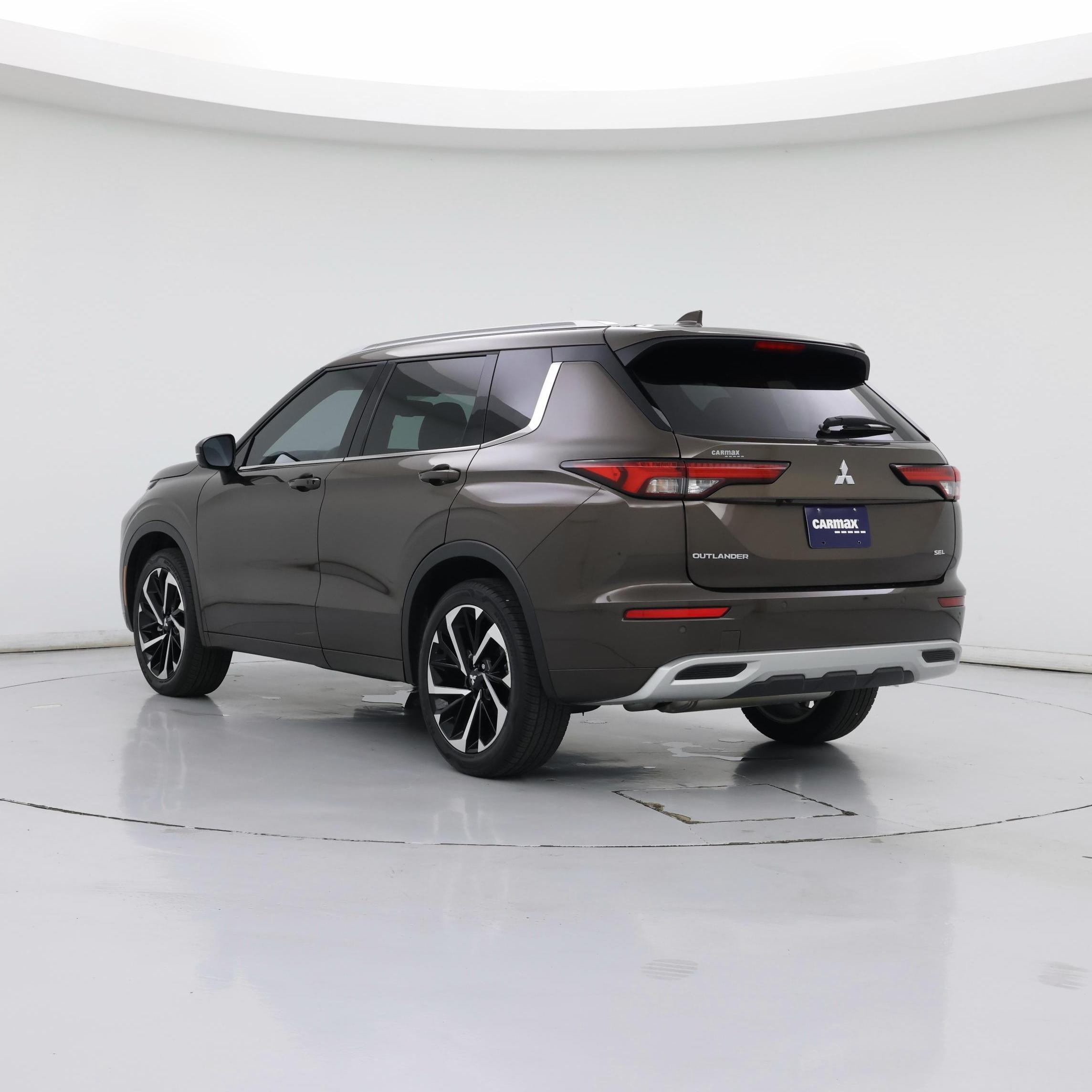 Thumbnail: 2022 Mitsubishi Outlander - 2