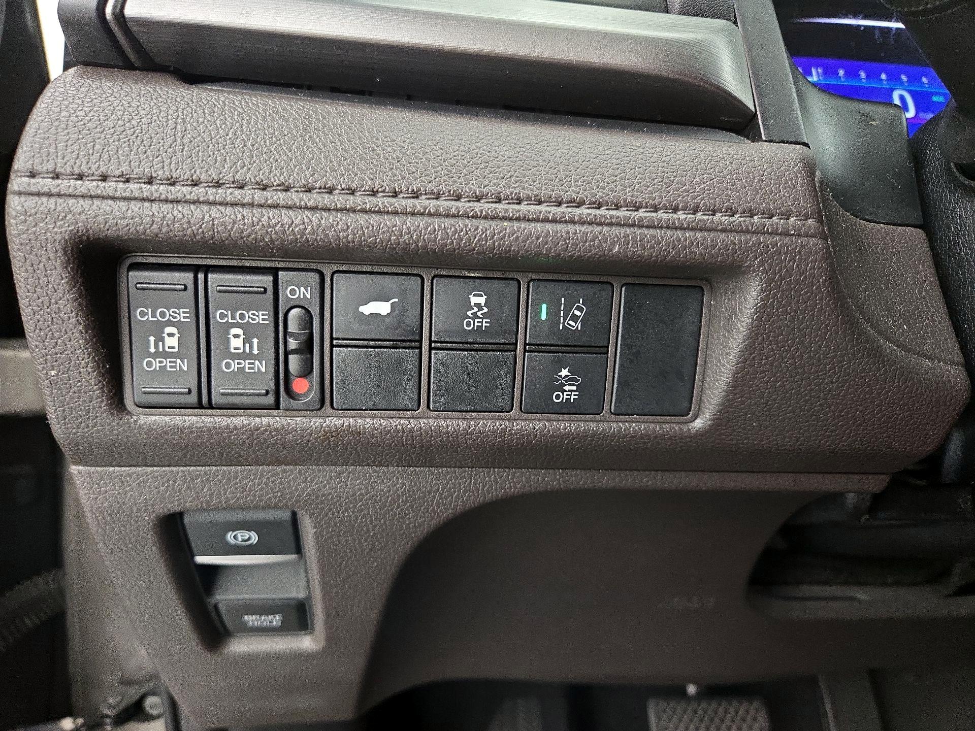 Thumbnail: 2018 Honda Odyssey - 13