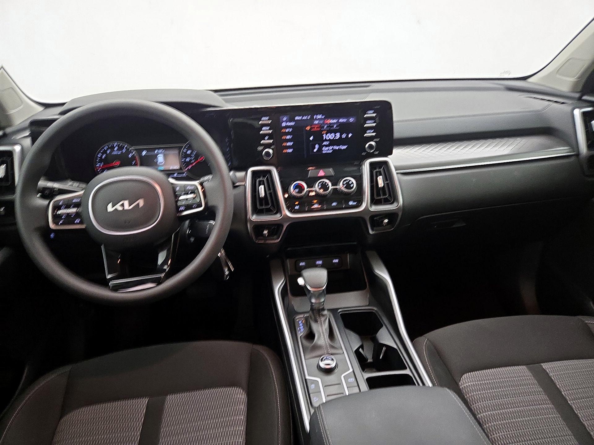 Thumbnail: 2023 Kia Sorento - 9