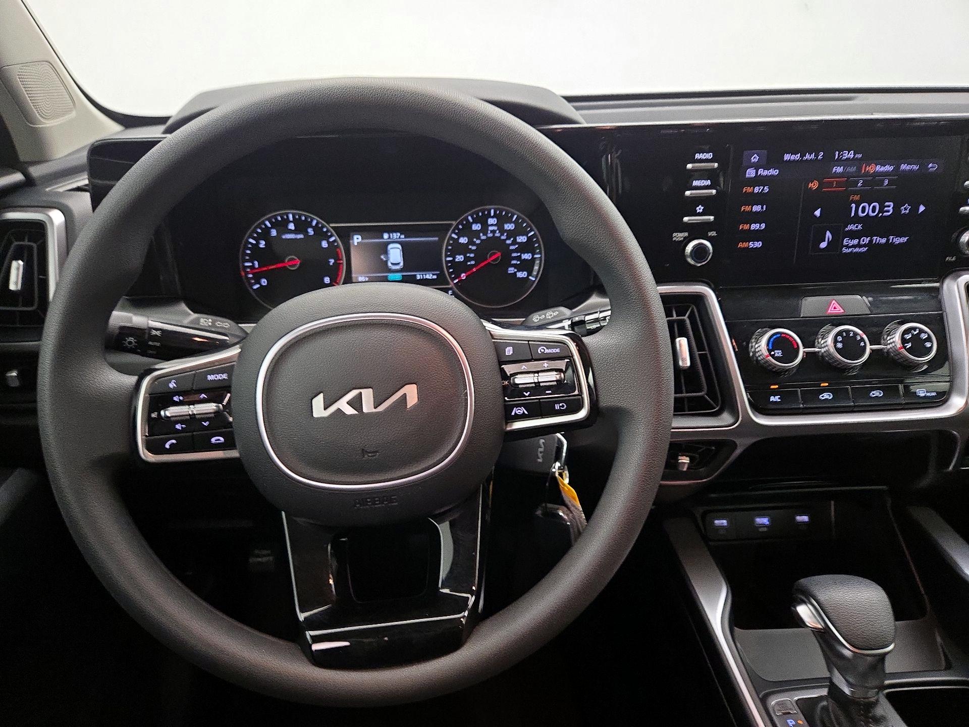 Thumbnail: 2023 Kia Sorento - 10