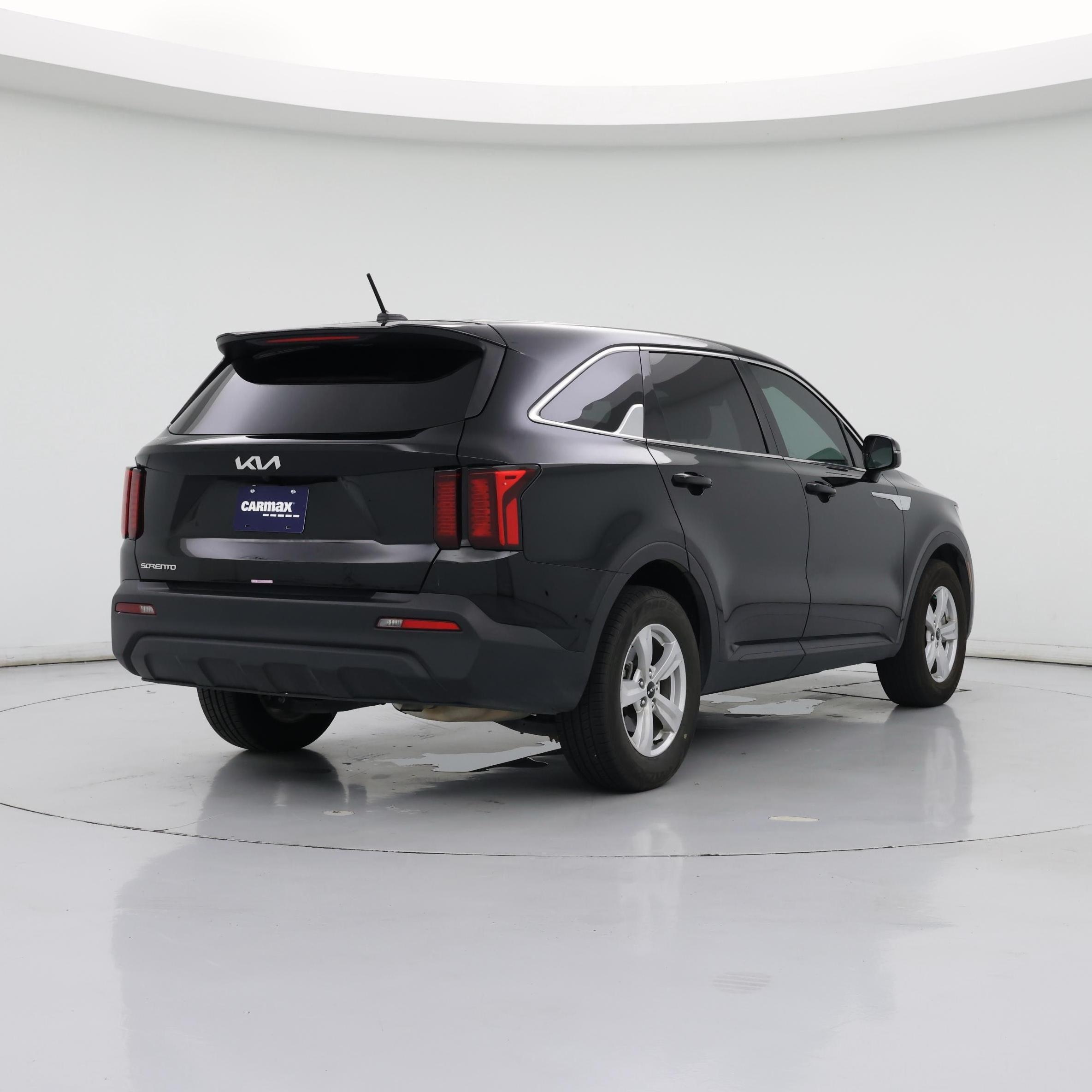 Thumbnail: 2023 Kia Sorento - 8