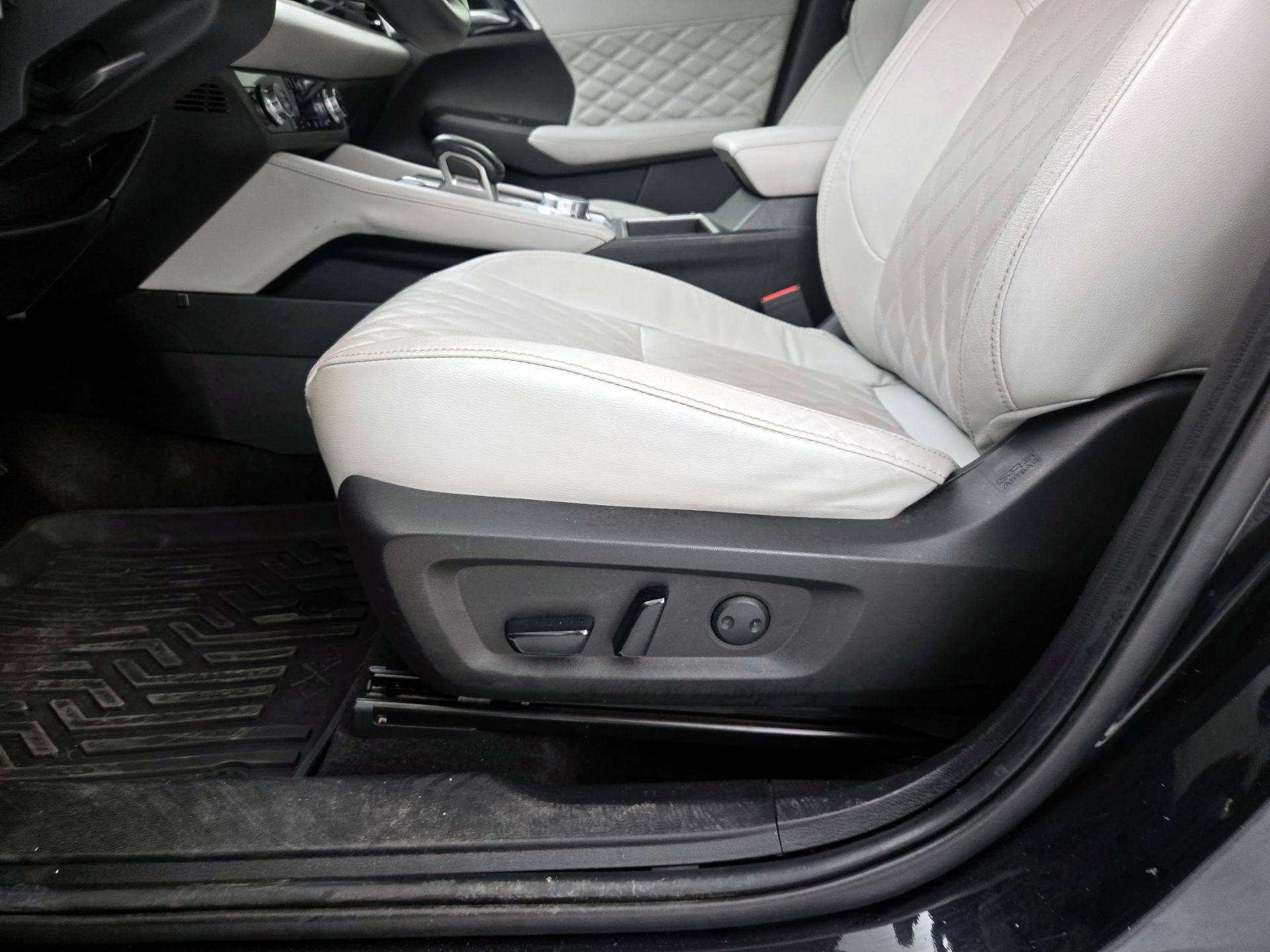 Thumbnail: 2022 Mitsubishi Outlander - 11