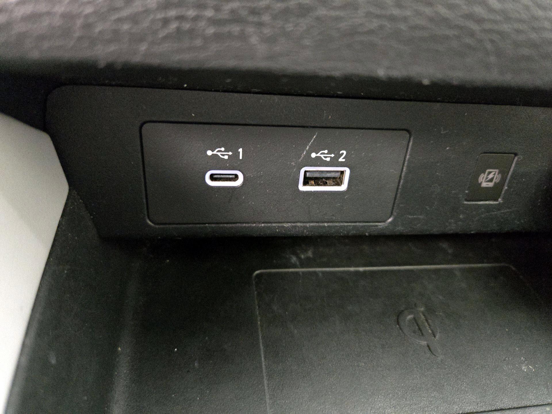 Thumbnail: 2022 Mitsubishi Outlander - 16