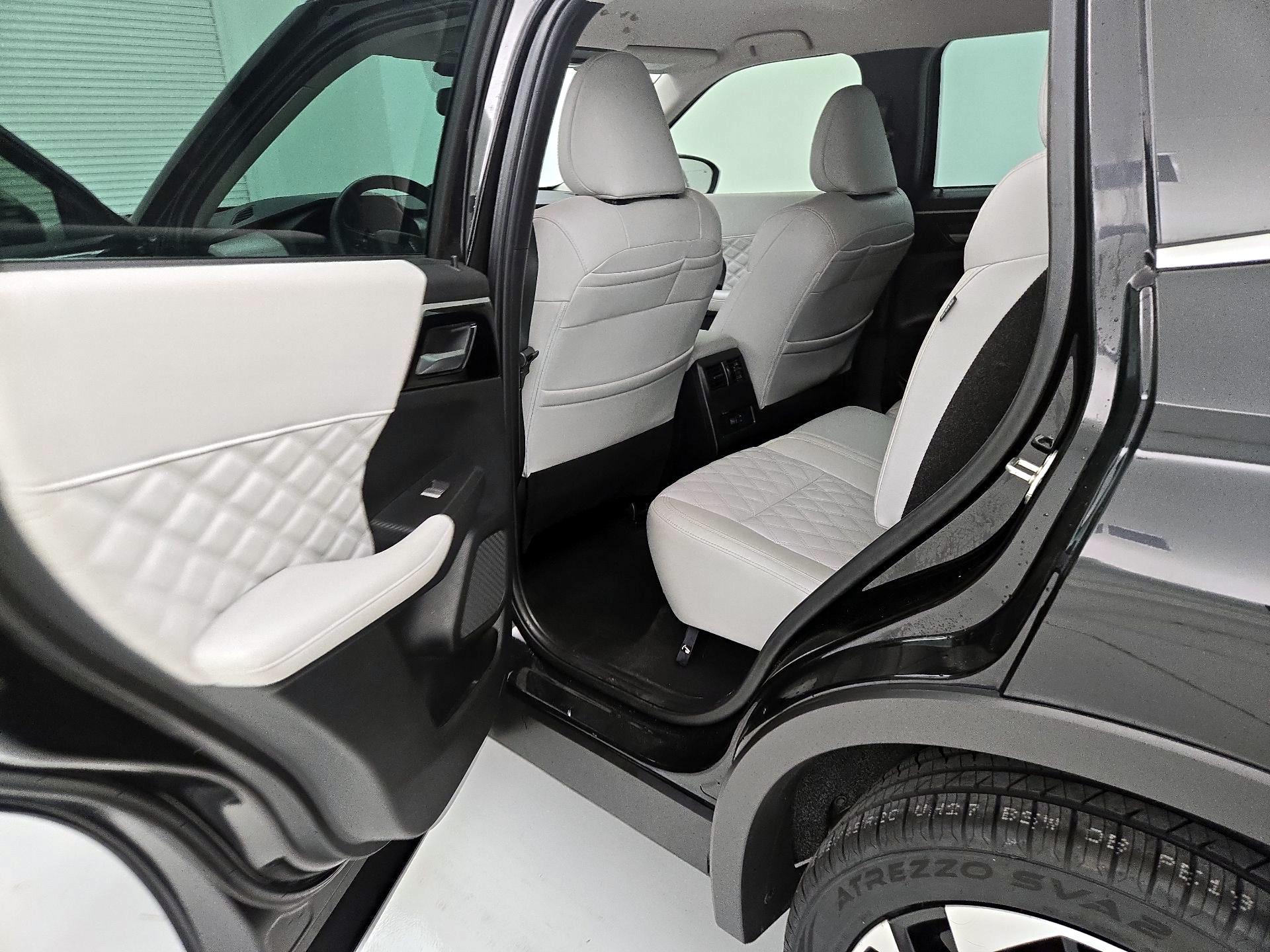 Thumbnail: 2022 Mitsubishi Outlander - 17