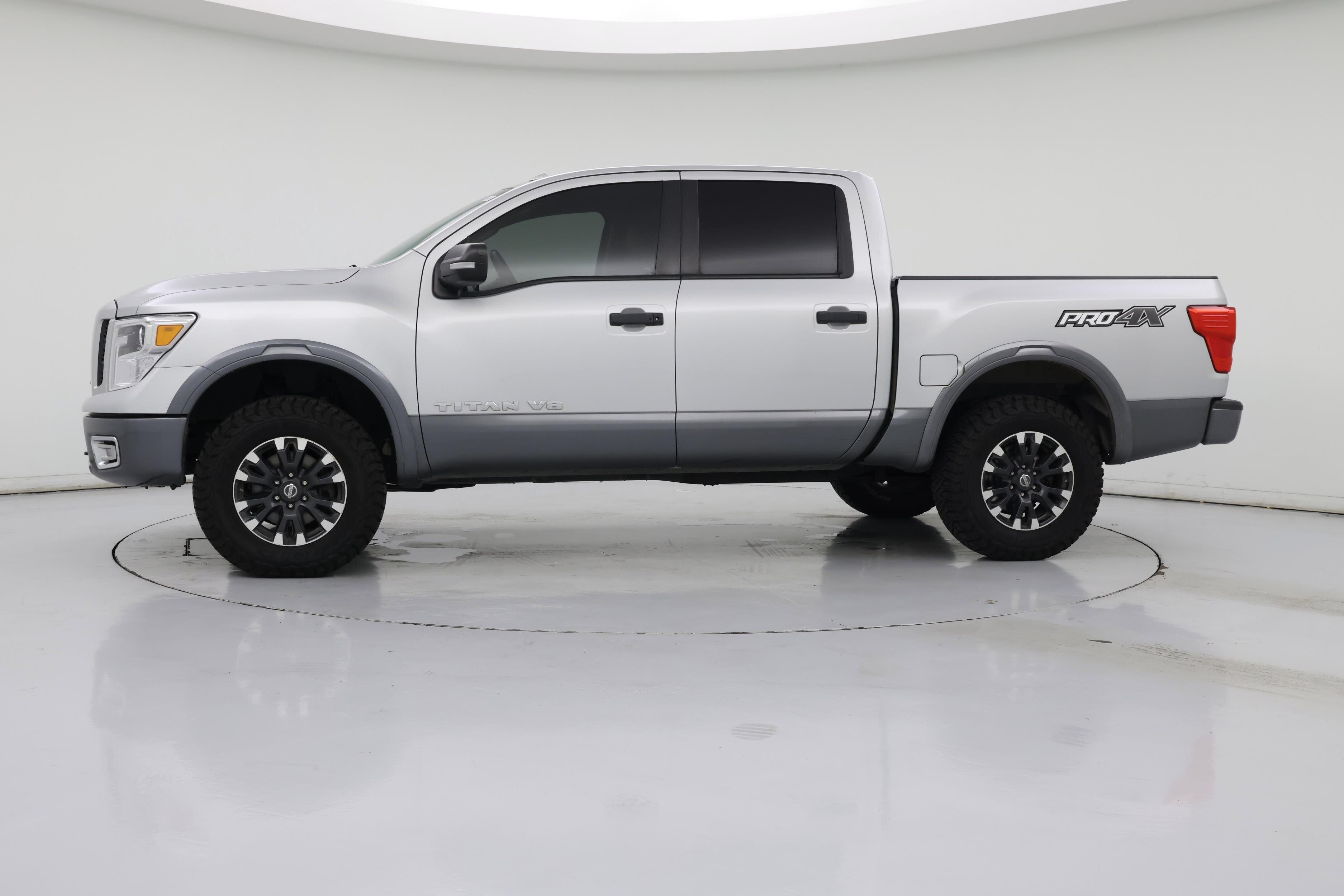 Thumbnail: 2019 Nissan Titan - 3