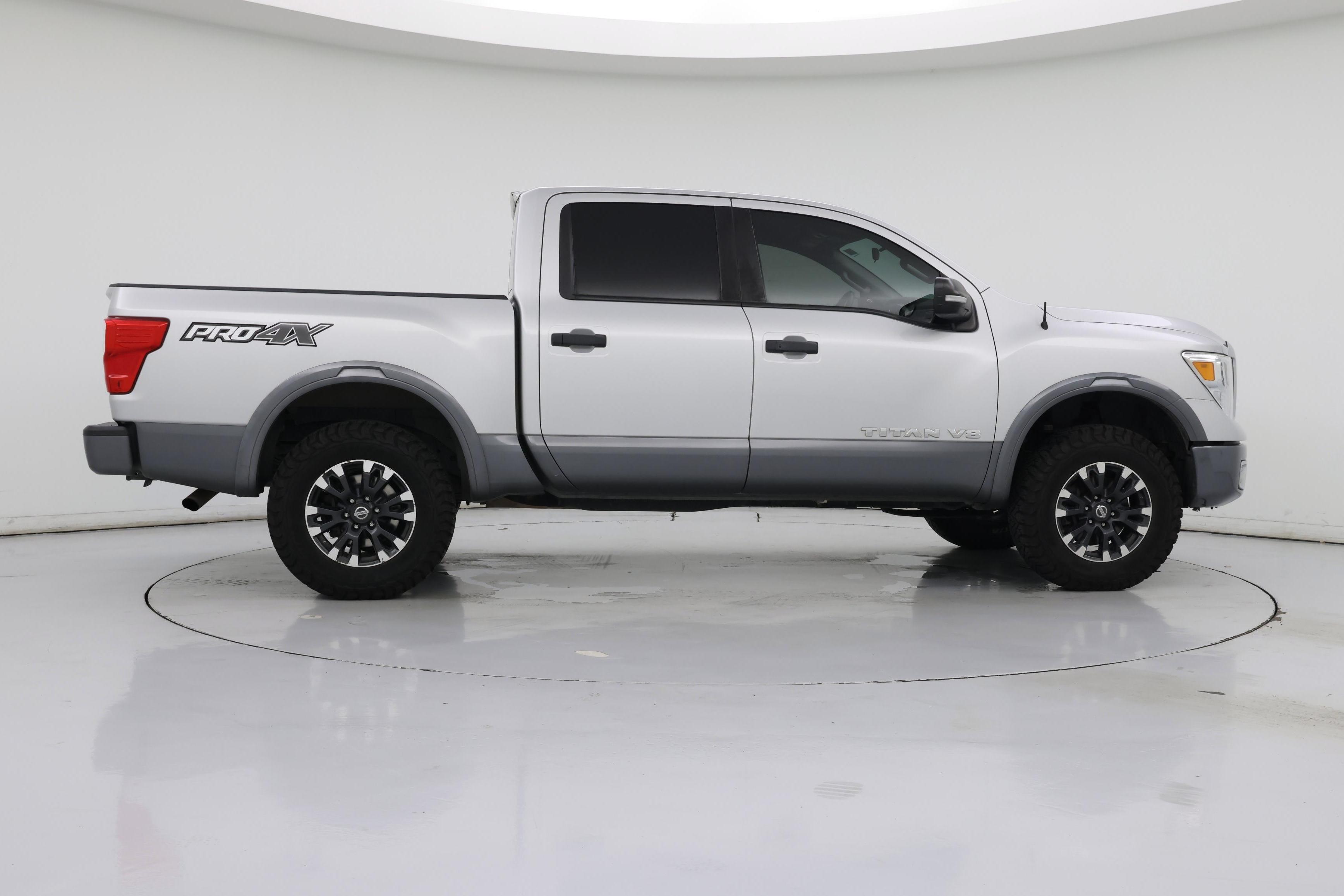 Thumbnail: 2019 Nissan Titan - 7