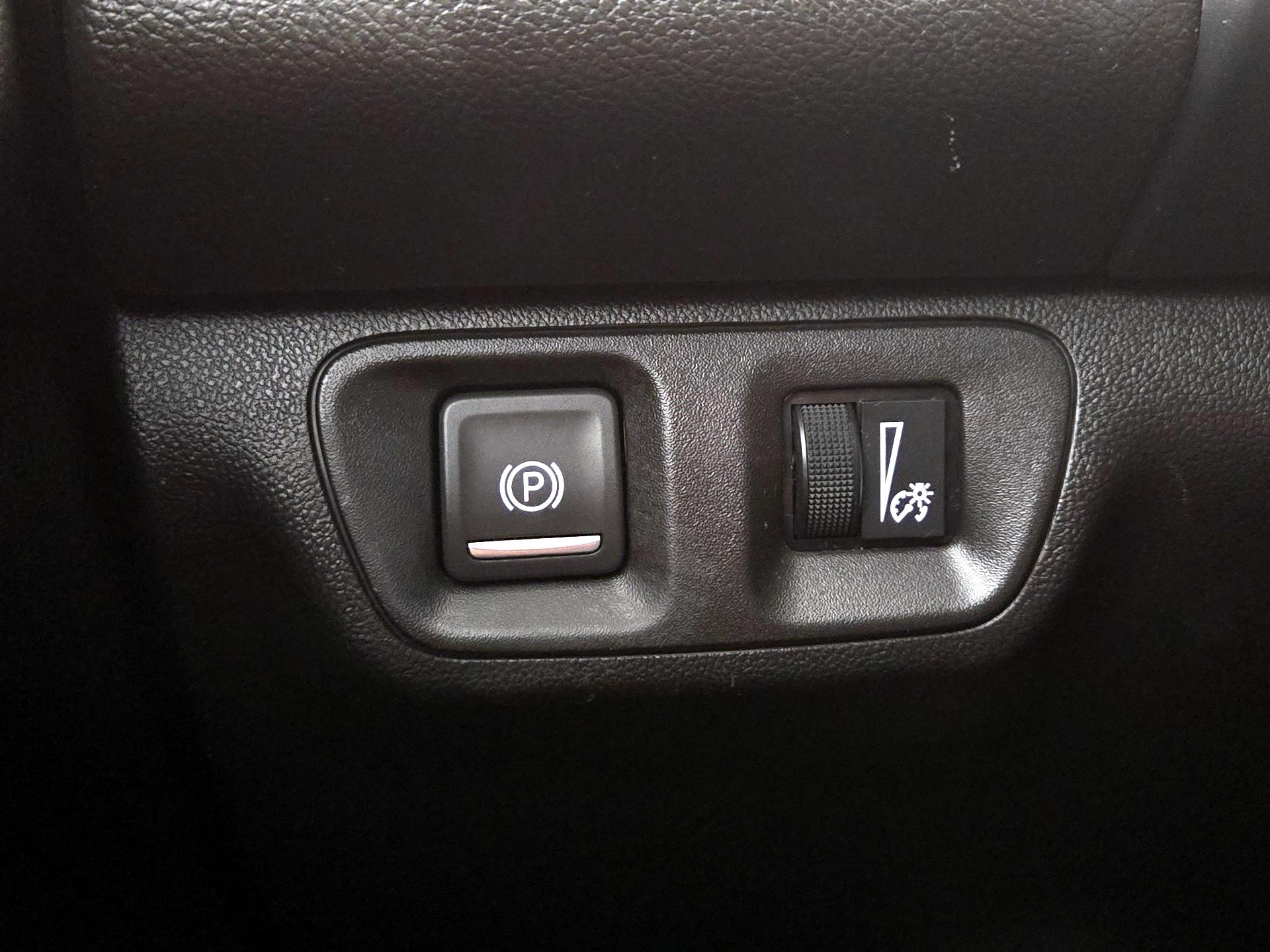 Thumbnail: 2022 GMC Acadia - 13