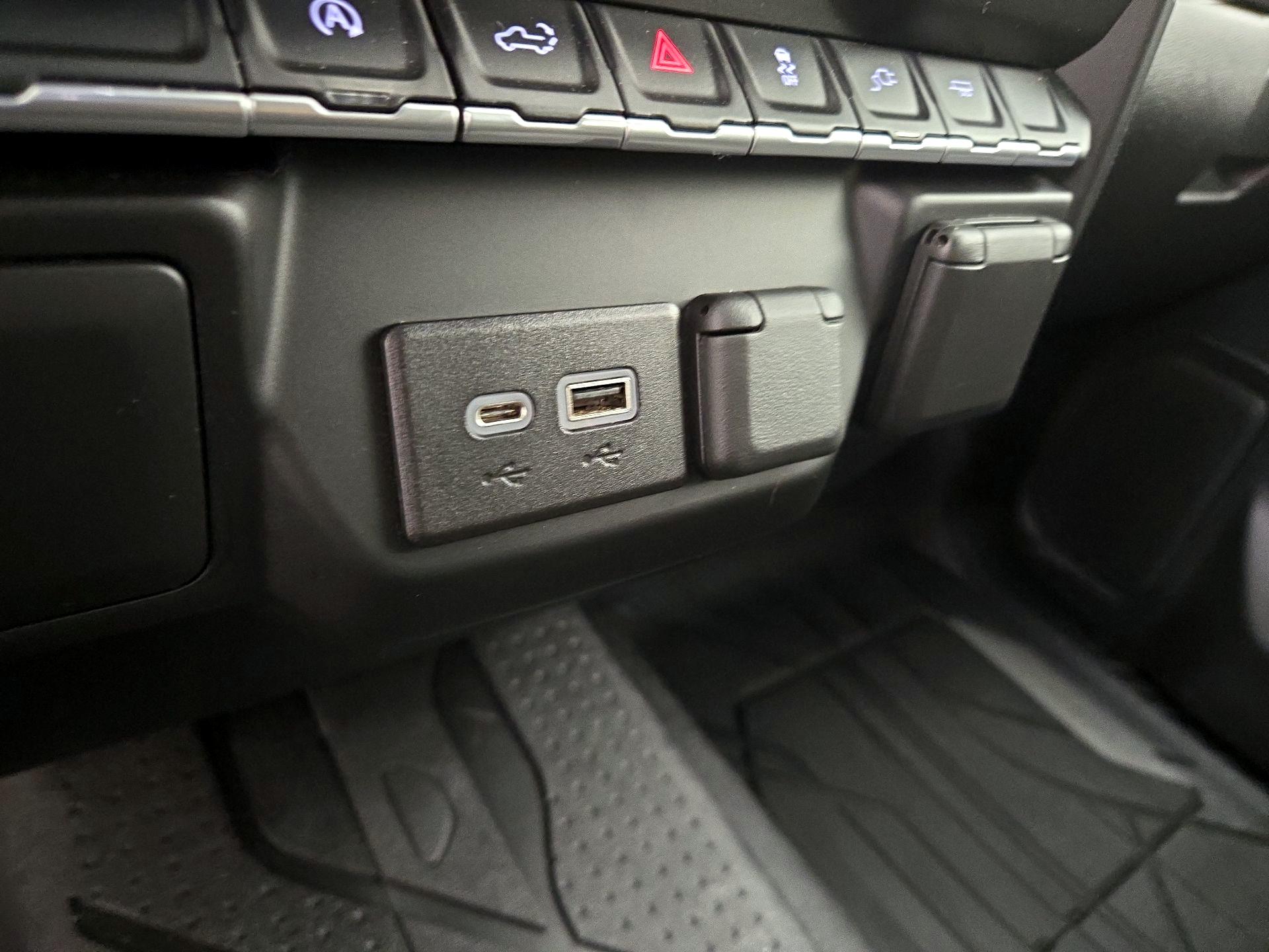 Thumbnail: 2022 Chevrolet Silverado 1500 - 18