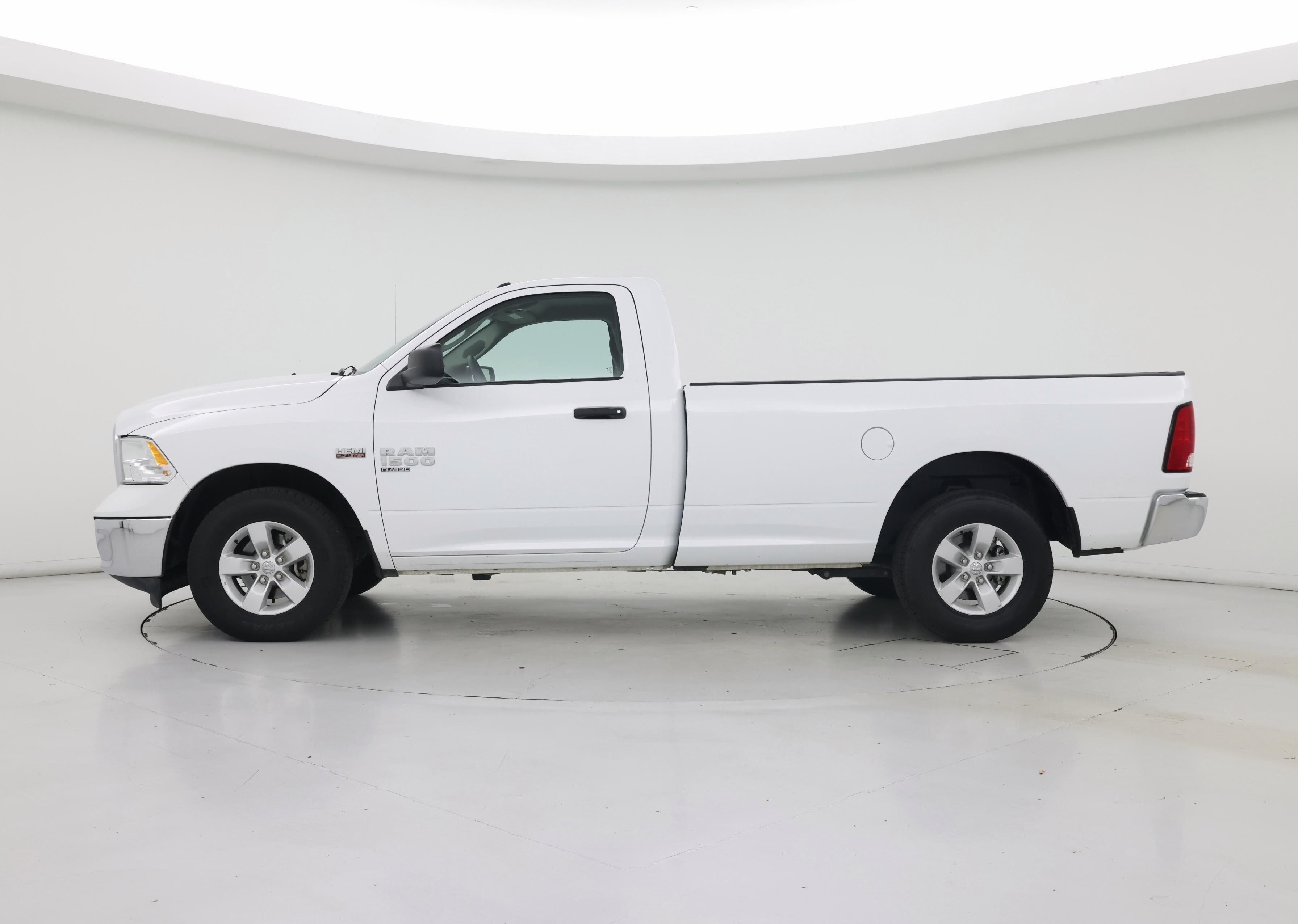 Thumbnail: 2022 RAM 1500 Classic - 3