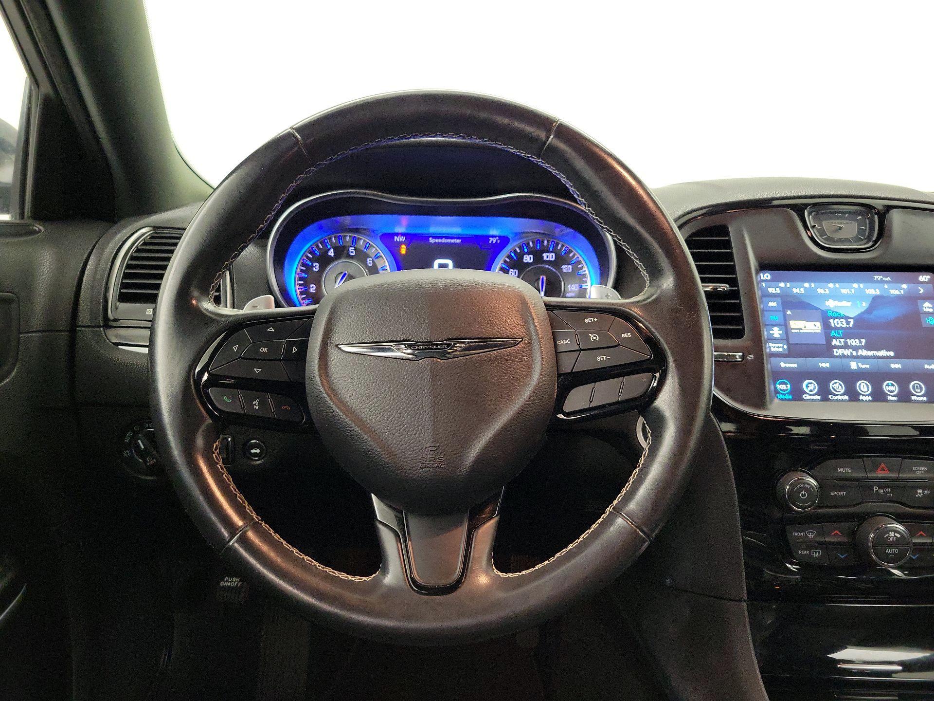 Thumbnail: 2021 Chrysler 300 - 10
