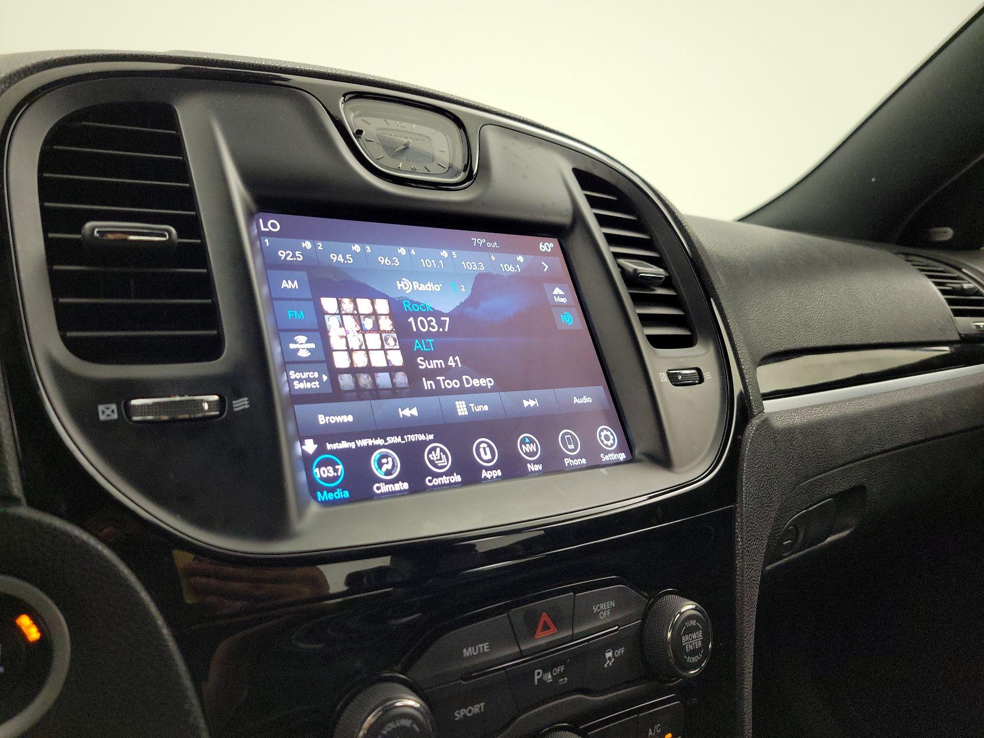 Thumbnail: 2021 Chrysler 300 - 15
