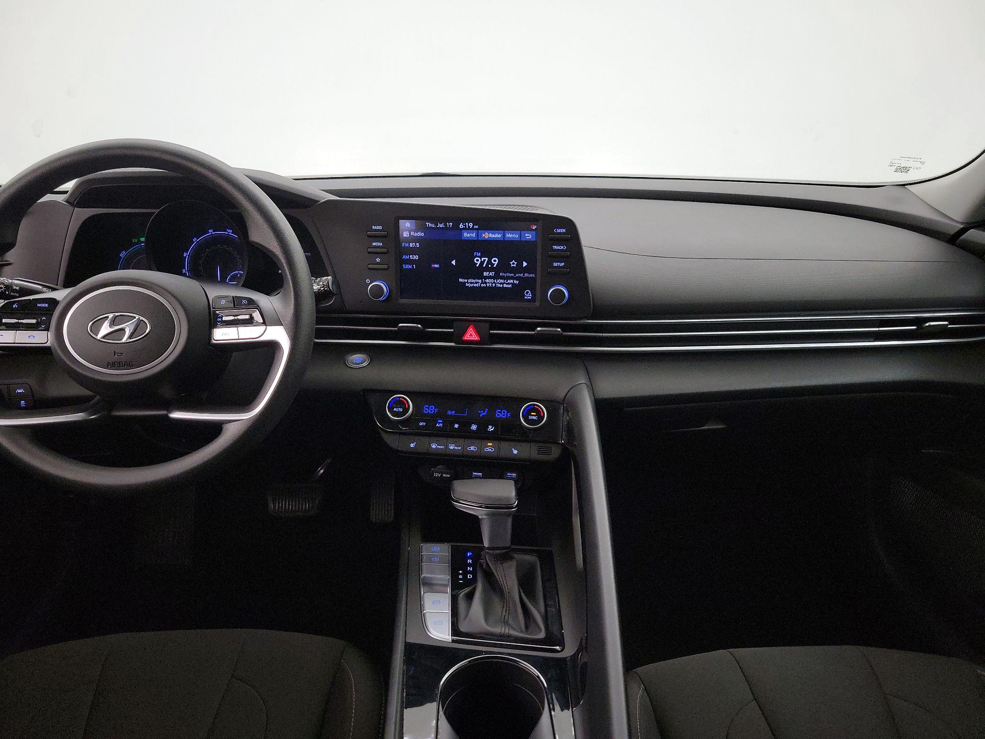 Thumbnail: 2022 Hyundai Elantra - 9