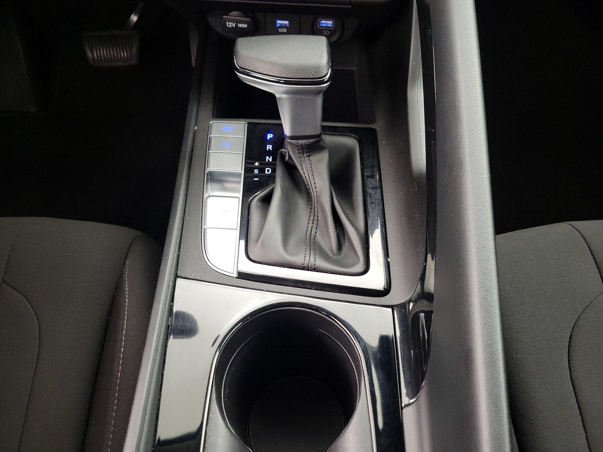 Thumbnail: 2022 Hyundai Elantra - 17