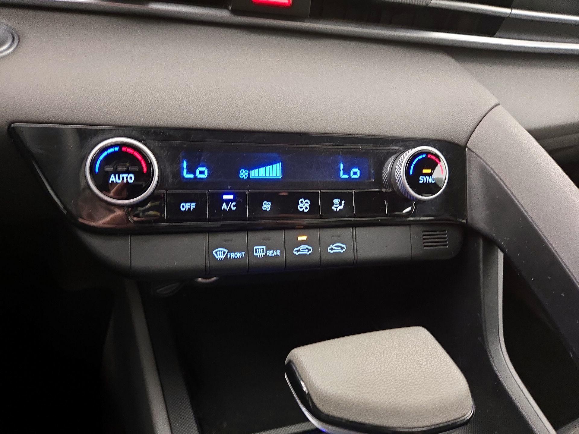 Thumbnail: 2023 Hyundai Elantra - 16
