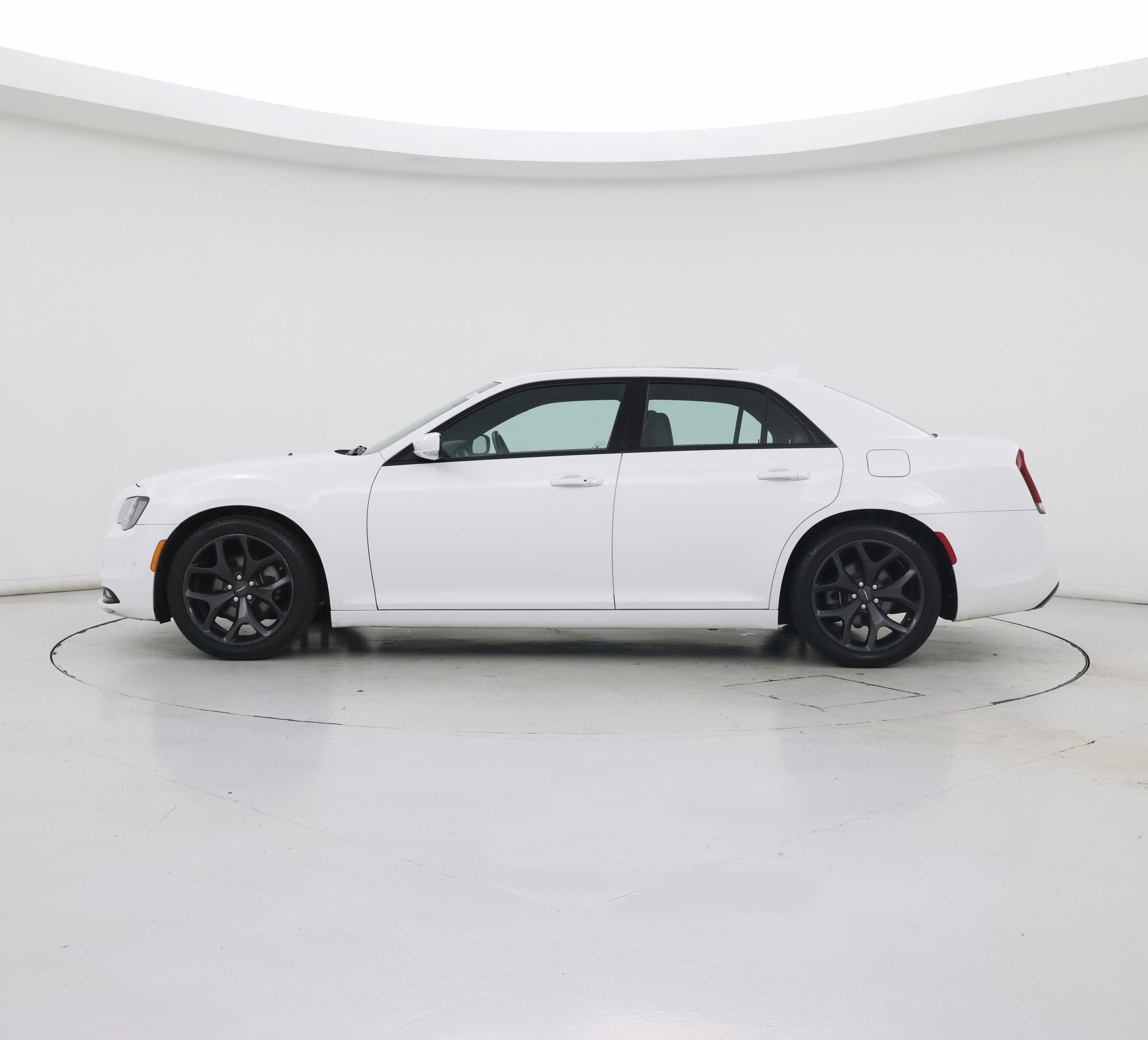 Thumbnail: 2021 Chrysler 300 - 3