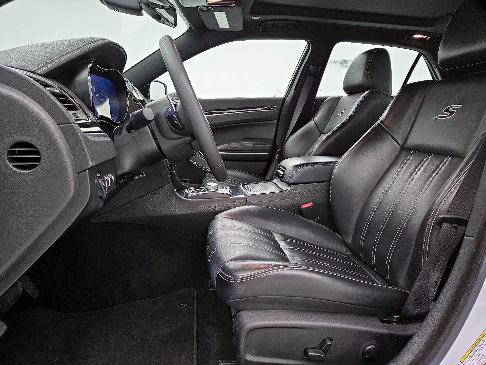 Thumbnail: 2022 Chrysler 300 - 11