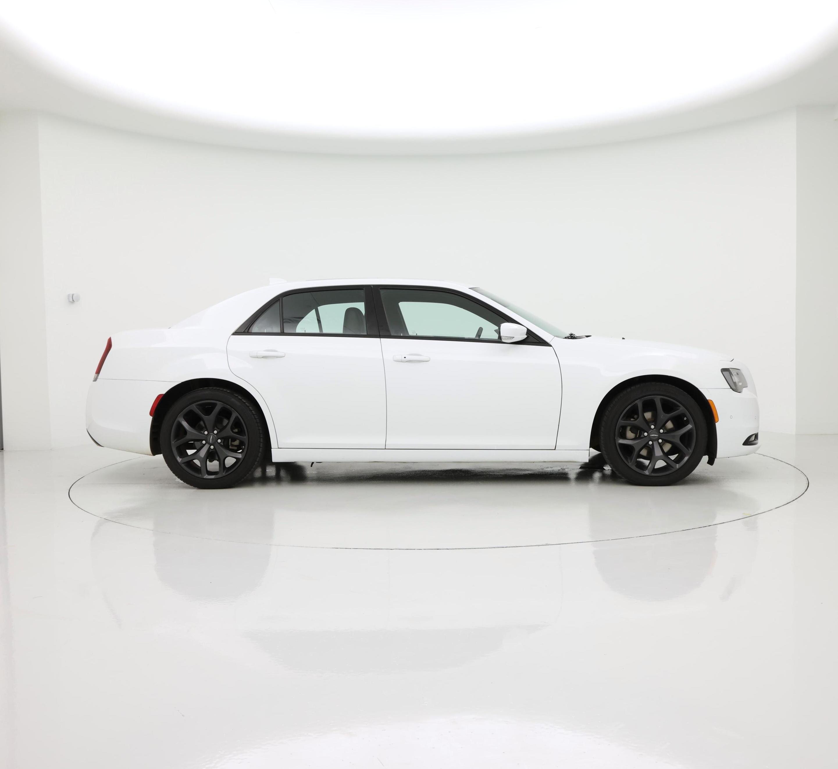 Thumbnail: 2022 Chrysler 300 - 7