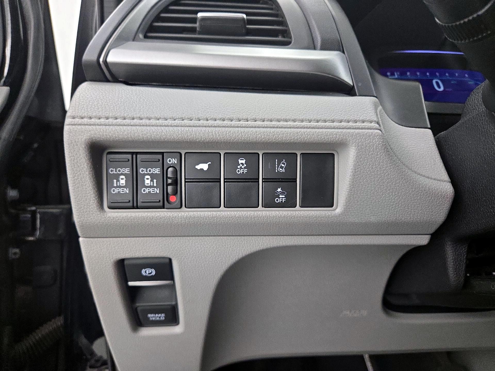 Thumbnail: 2019 Honda Odyssey - 13