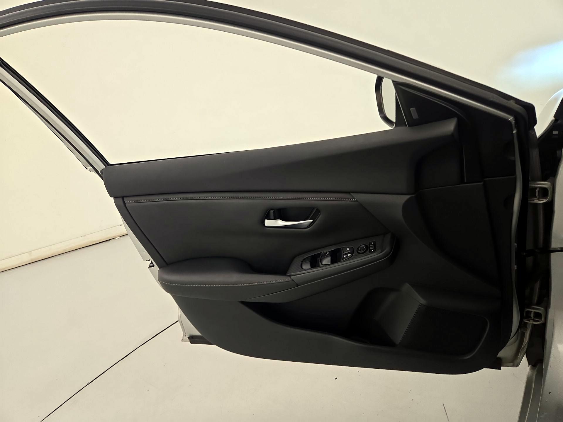 Thumbnail: 2021 Nissan Sentra - 12