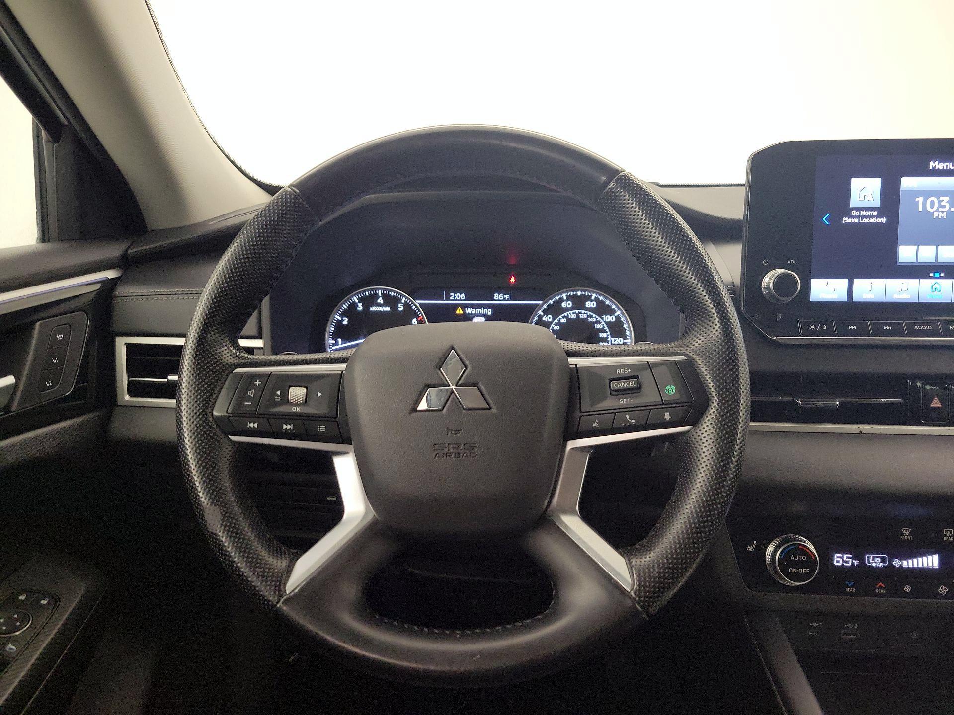 Thumbnail: 2022 Mitsubishi Outlander - 10