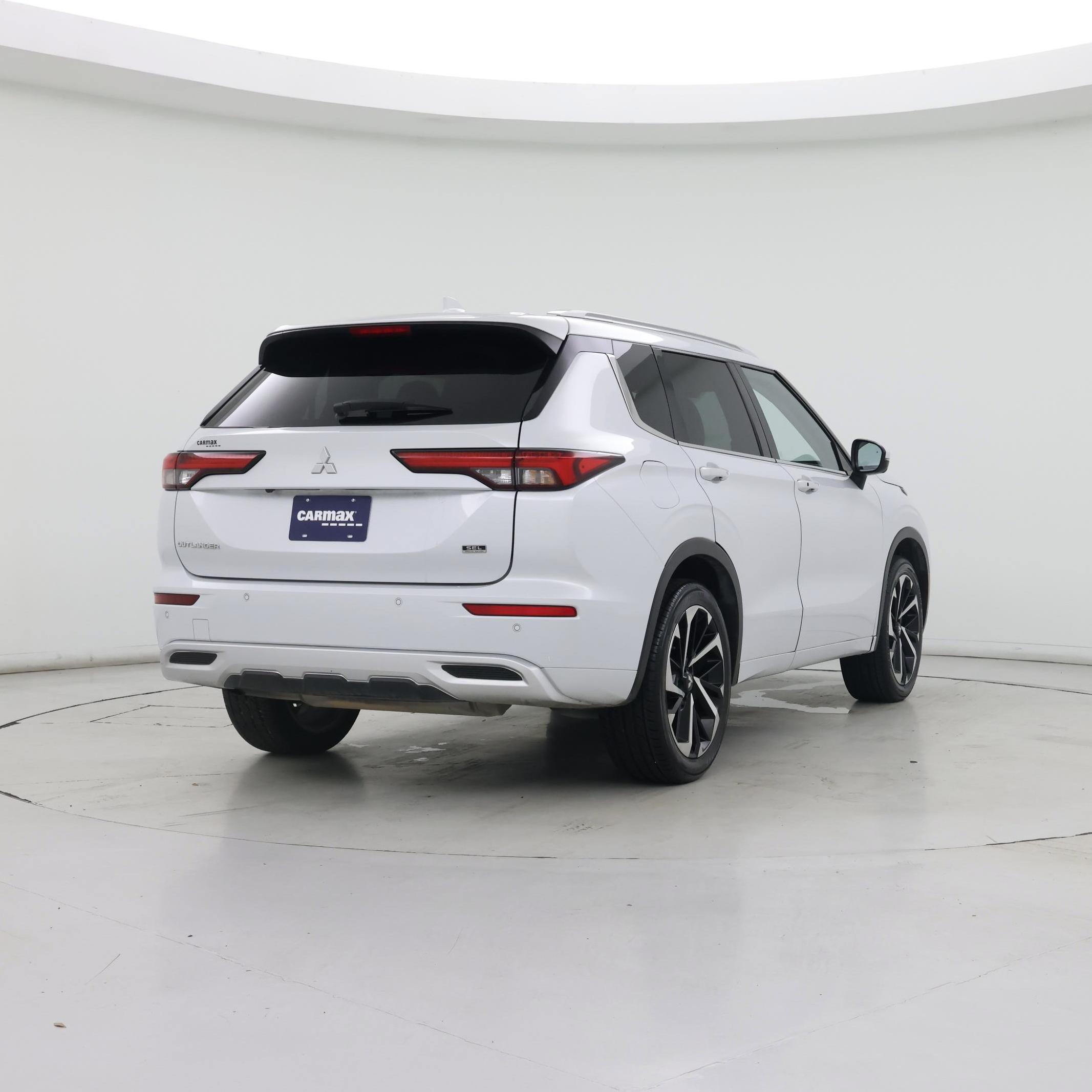 Thumbnail: 2022 Mitsubishi Outlander - 8