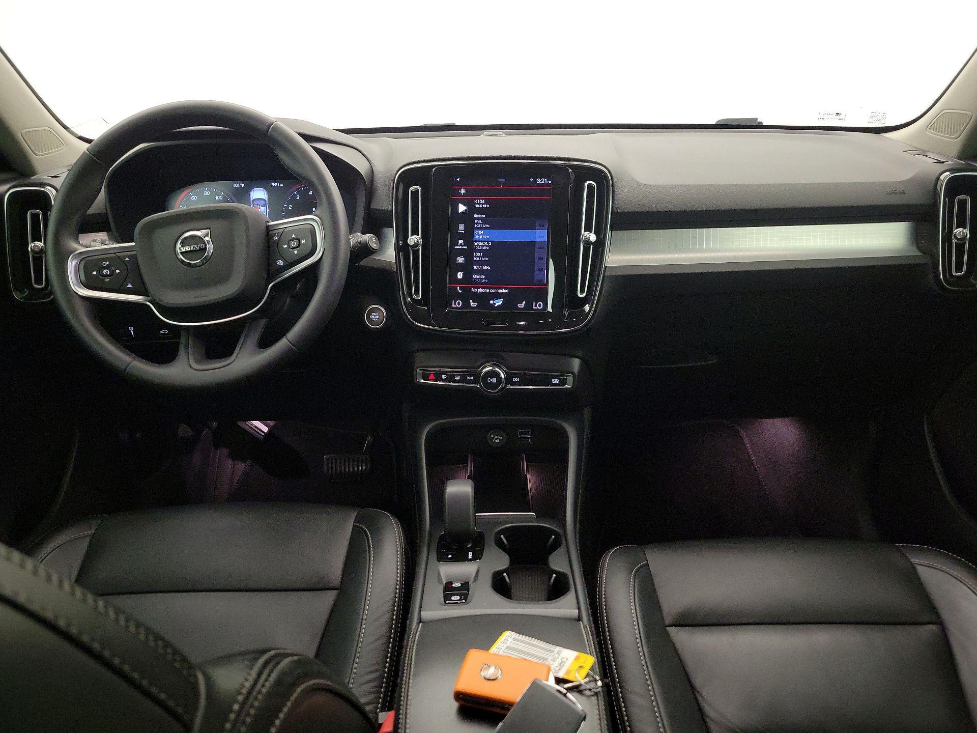 Thumbnail: 2022 Volvo XC40 - 9