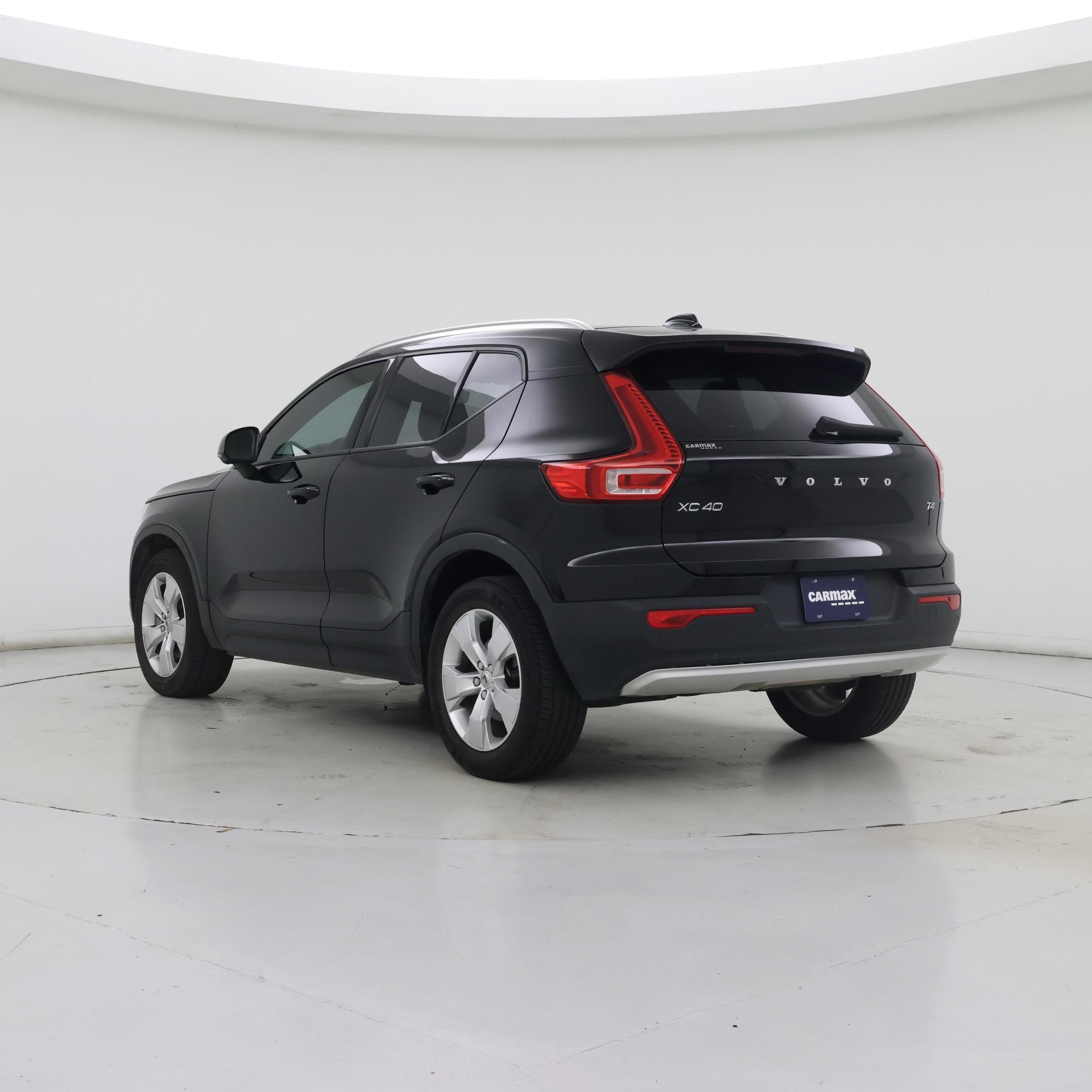 Thumbnail: 2022 Volvo XC40 - 2