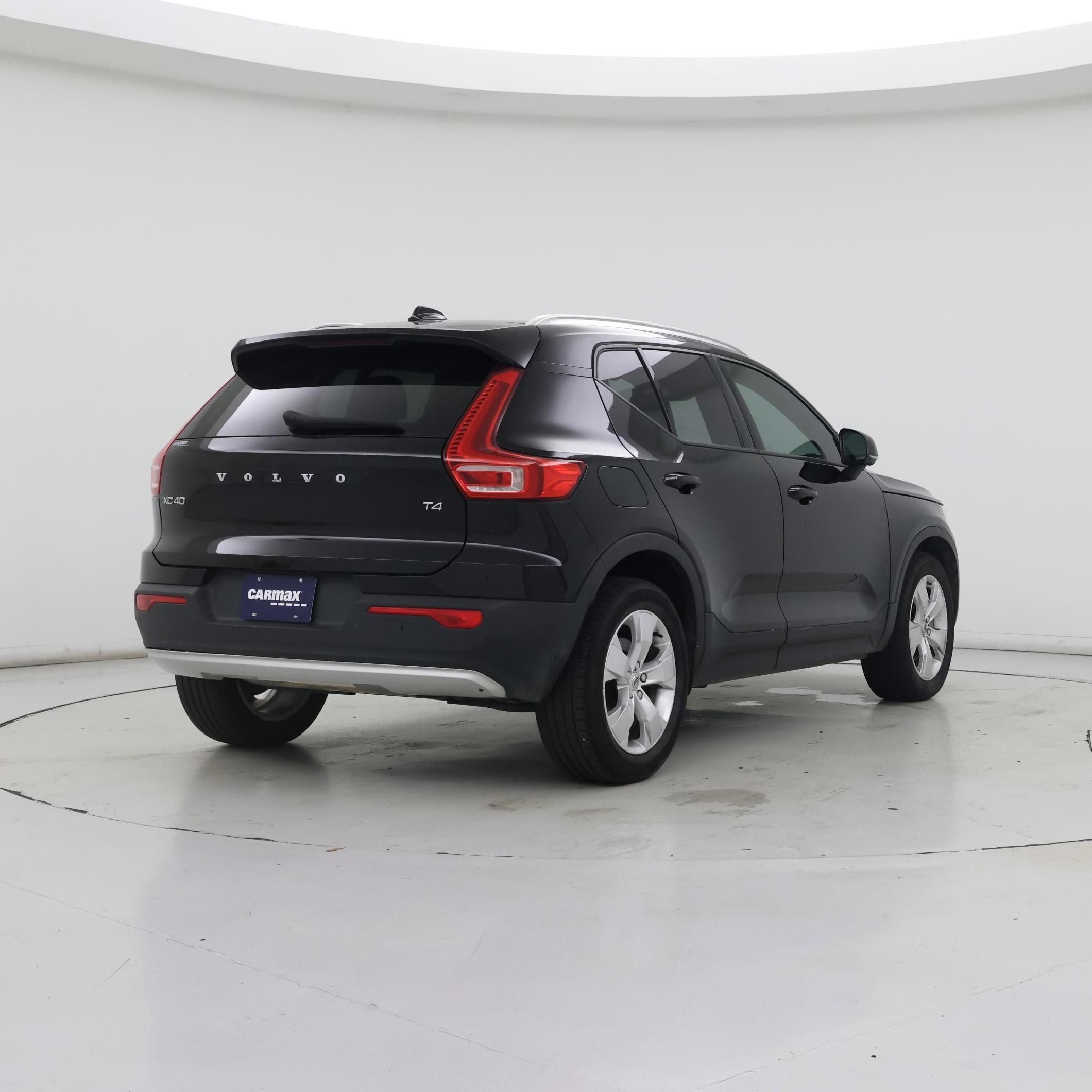 Thumbnail: 2022 Volvo XC40 - 8