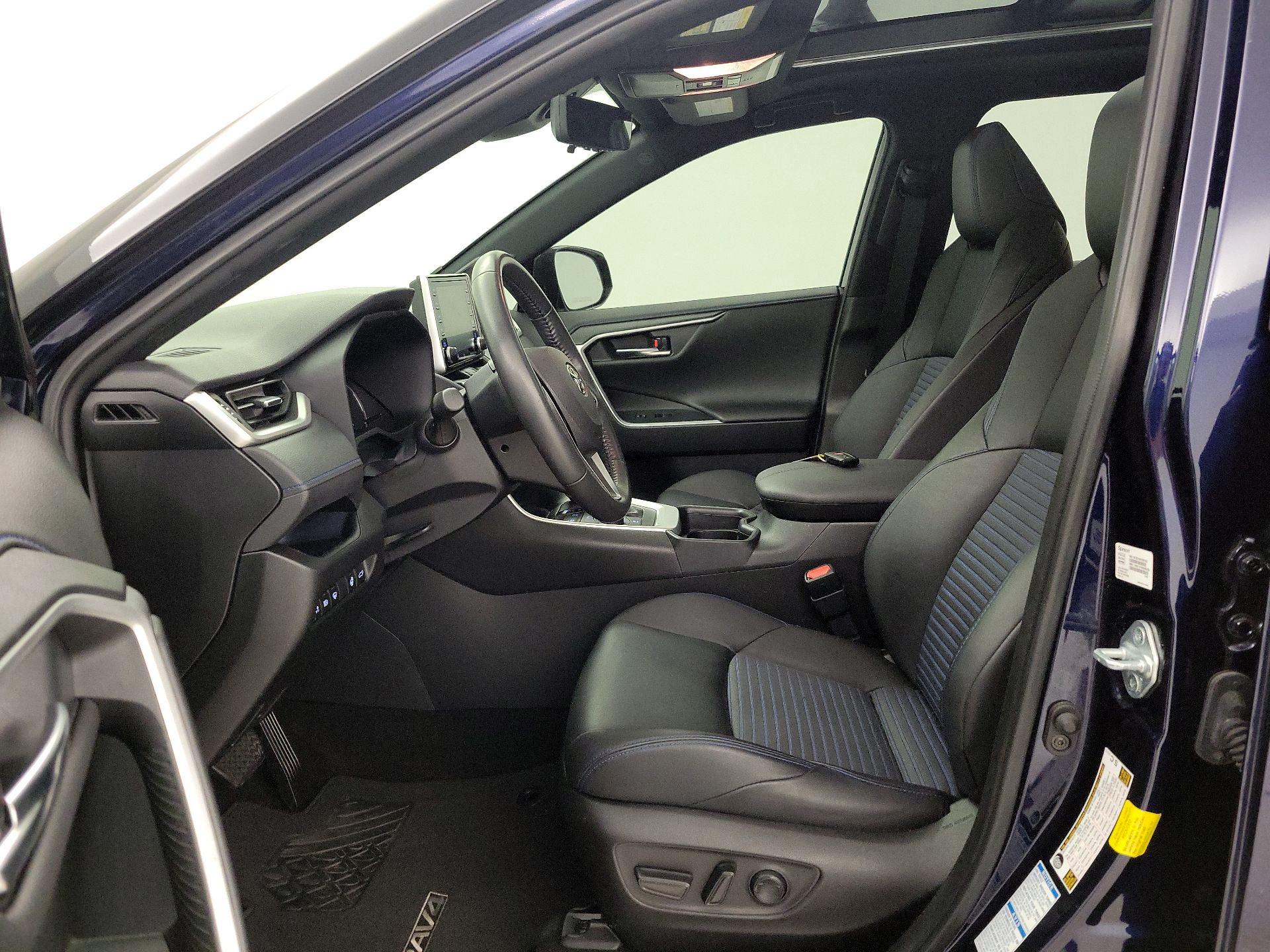 Thumbnail: 2021 Toyota RAV4 - 11