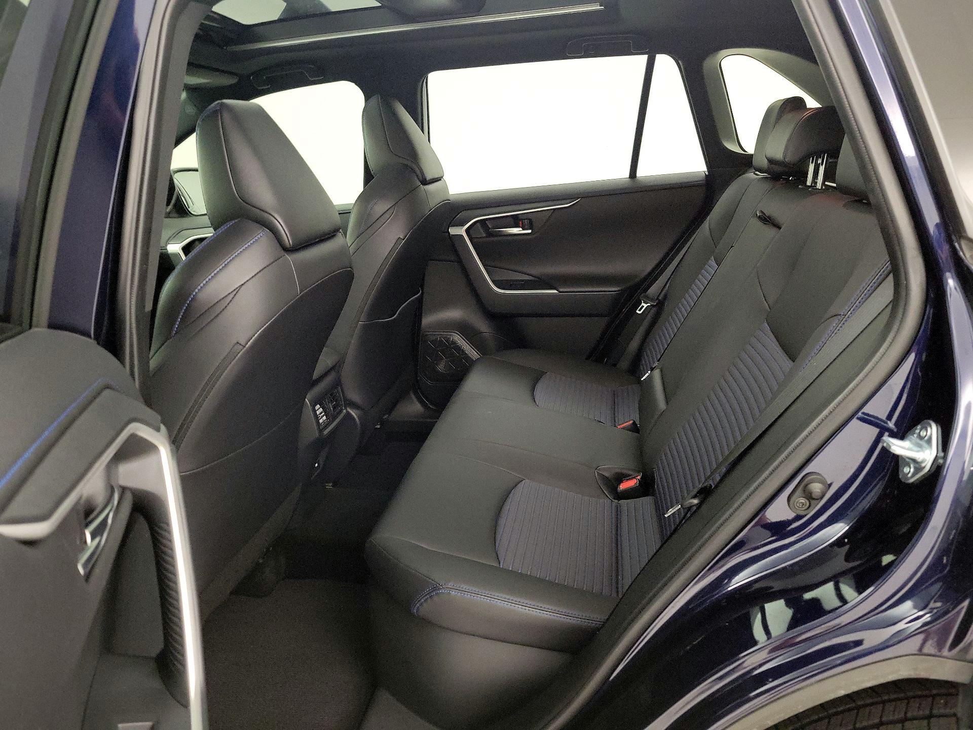 Thumbnail: 2021 Toyota RAV4 - 20