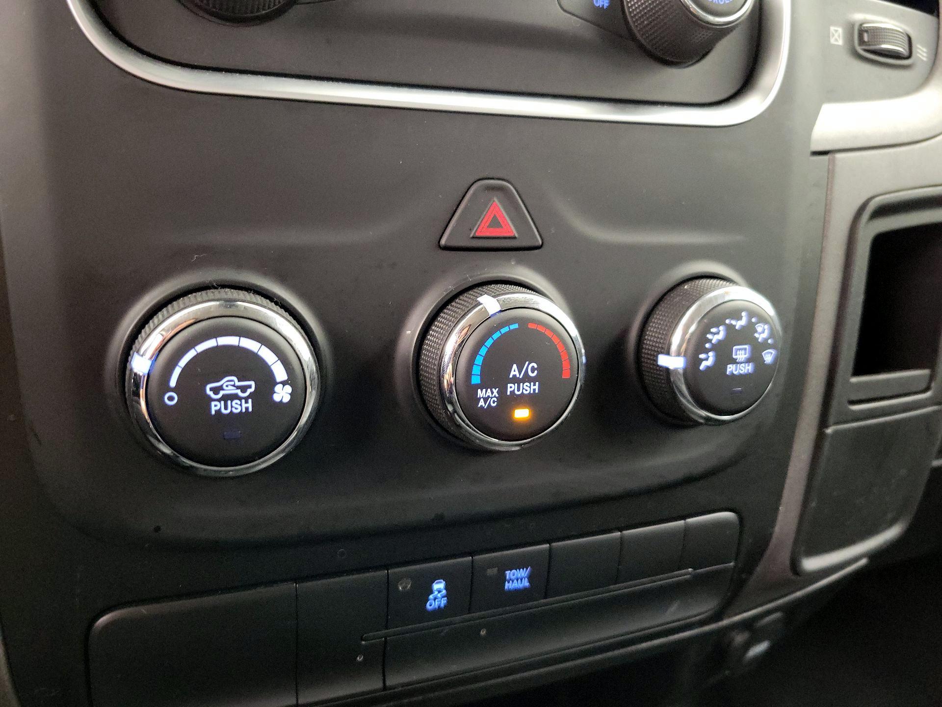 Thumbnail: 2022 RAM 1500 Classic - 16