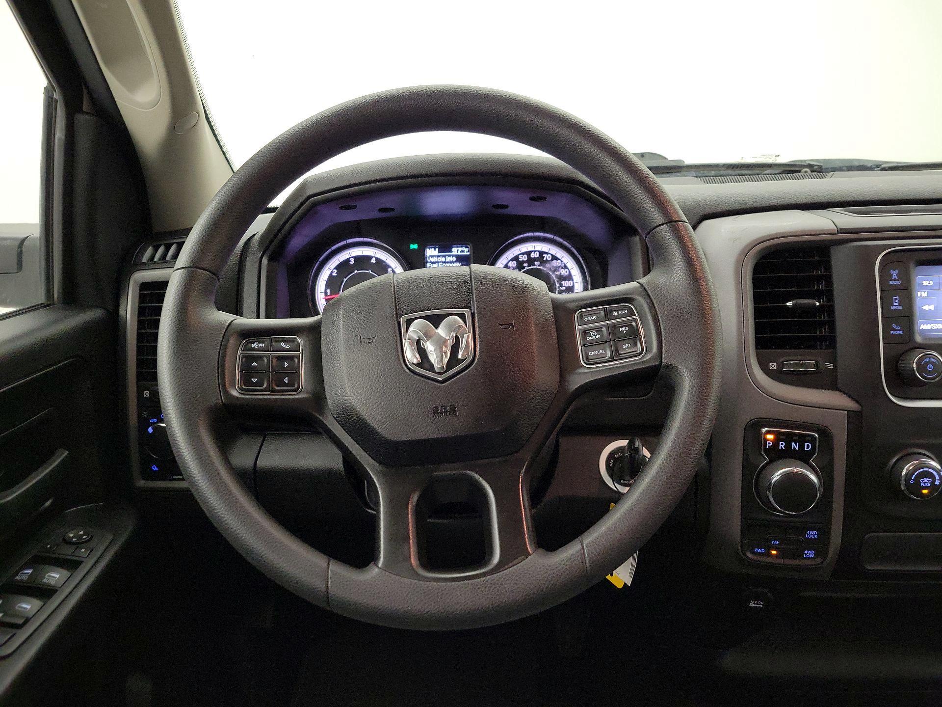 Thumbnail: 2022 RAM 1500 Classic - 10