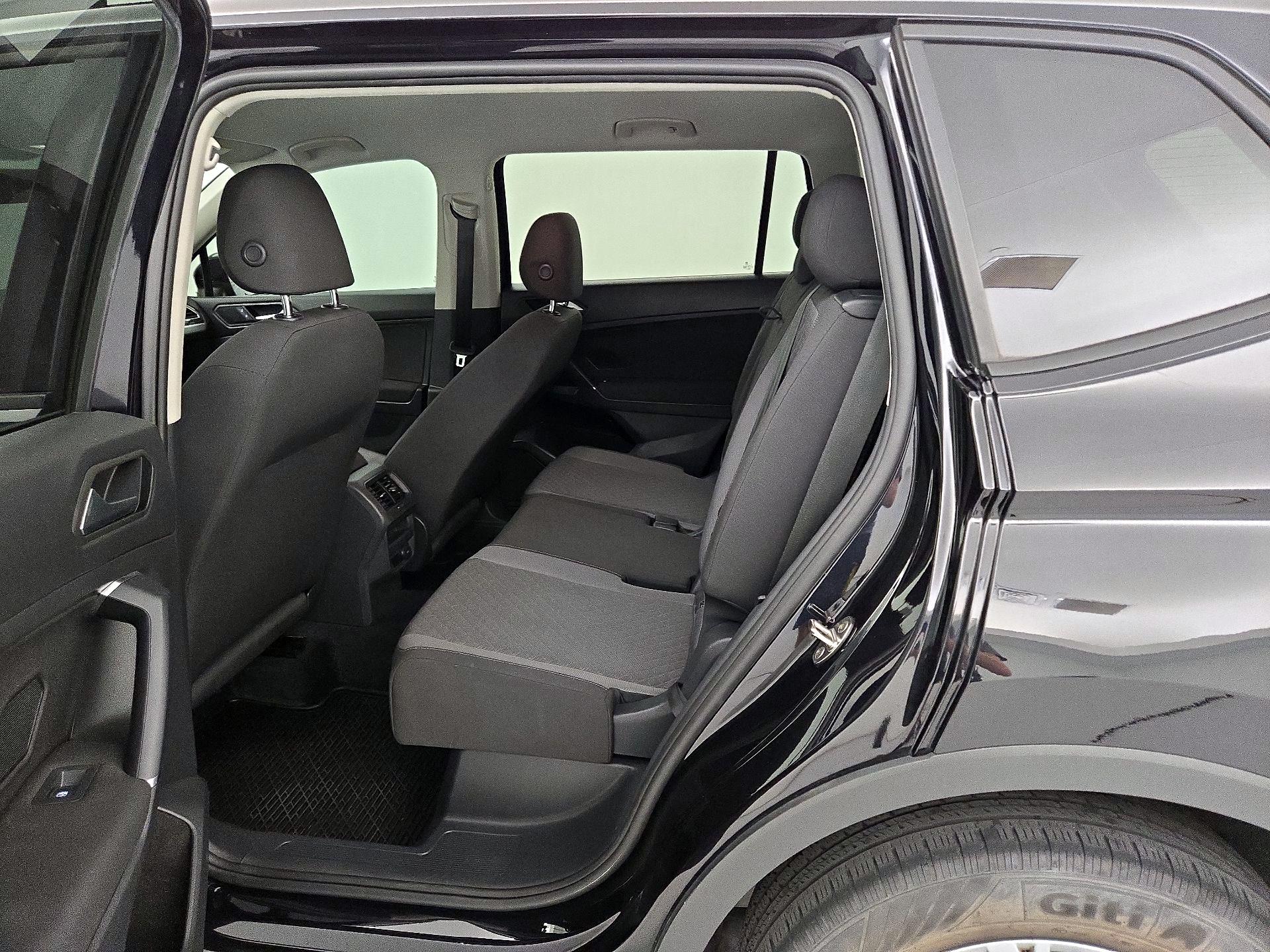 Thumbnail: 2020 Volkswagen Tiguan - 19