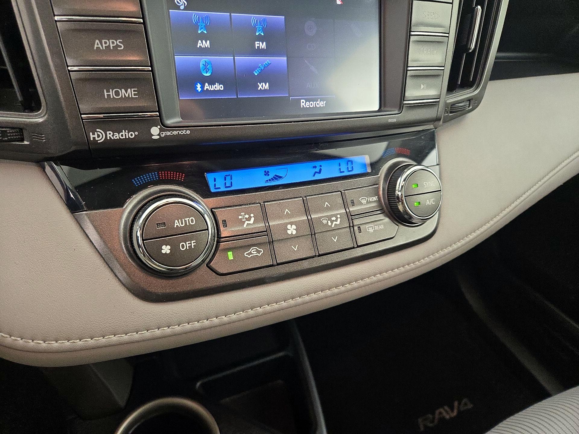 Thumbnail: 2015 Toyota RAV4 - 16