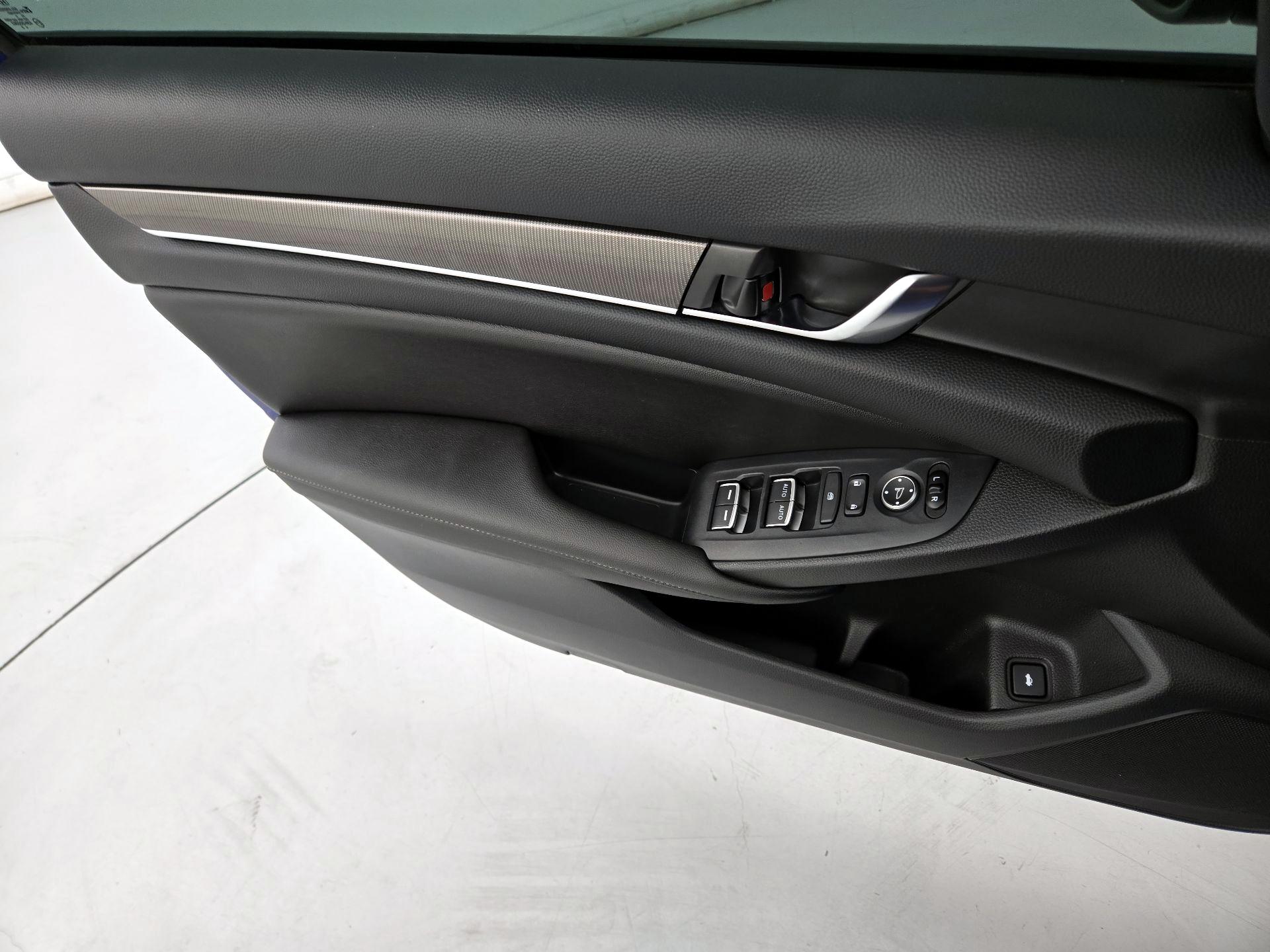 Thumbnail: 2020 Honda Accord - 12