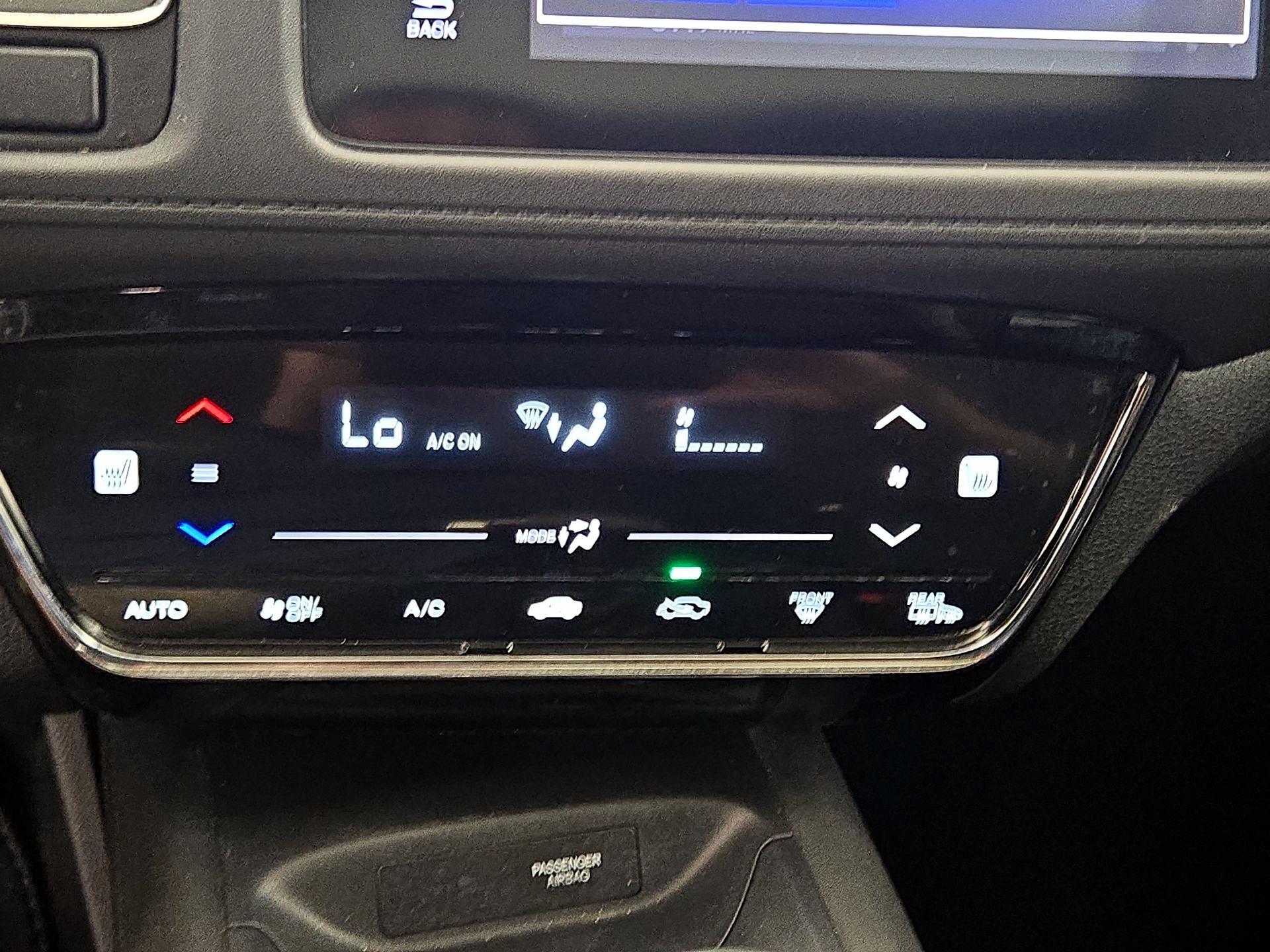 Thumbnail: 2016 Honda HR-V - 16