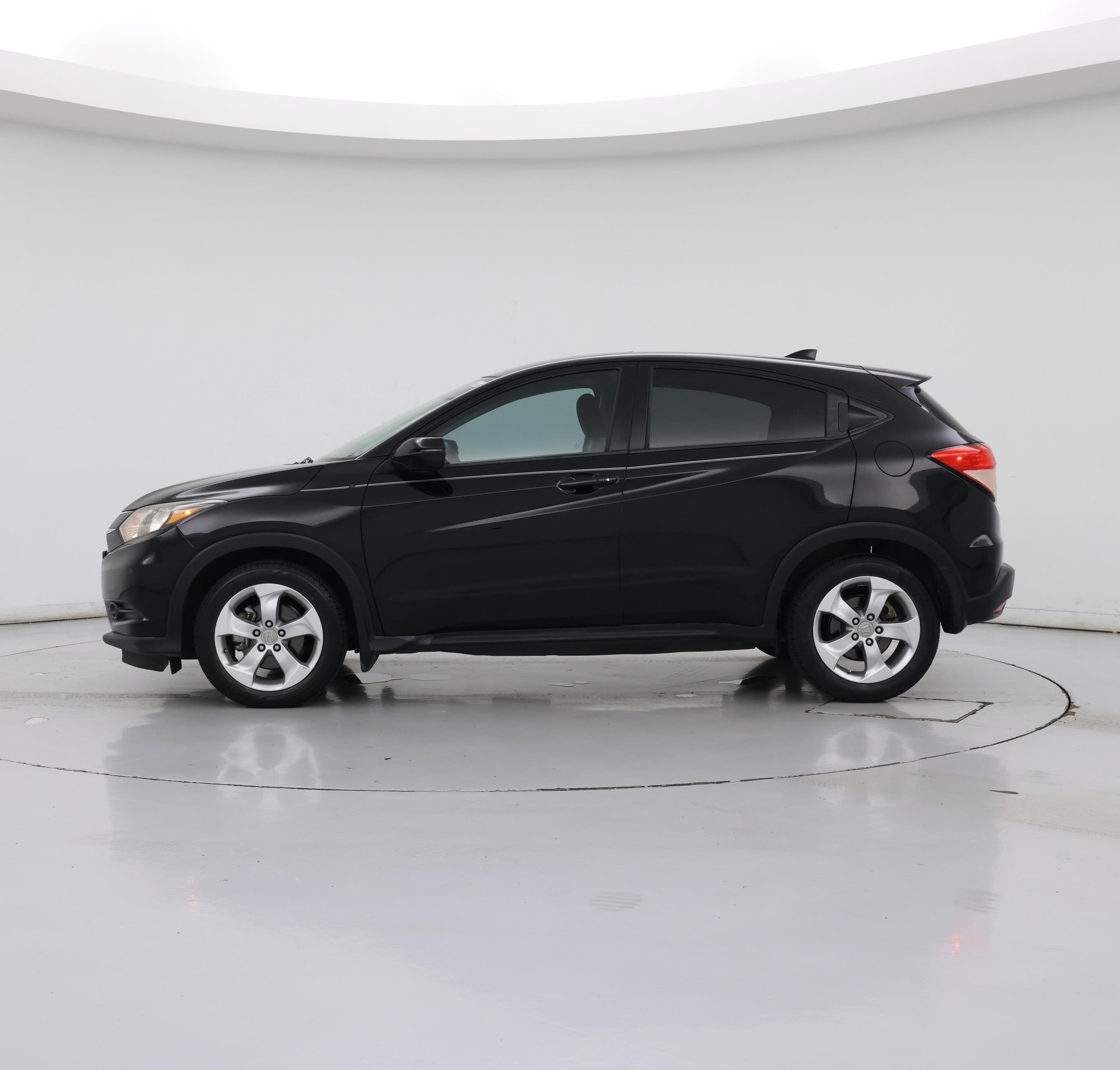 Thumbnail: 2016 Honda HR-V - 3